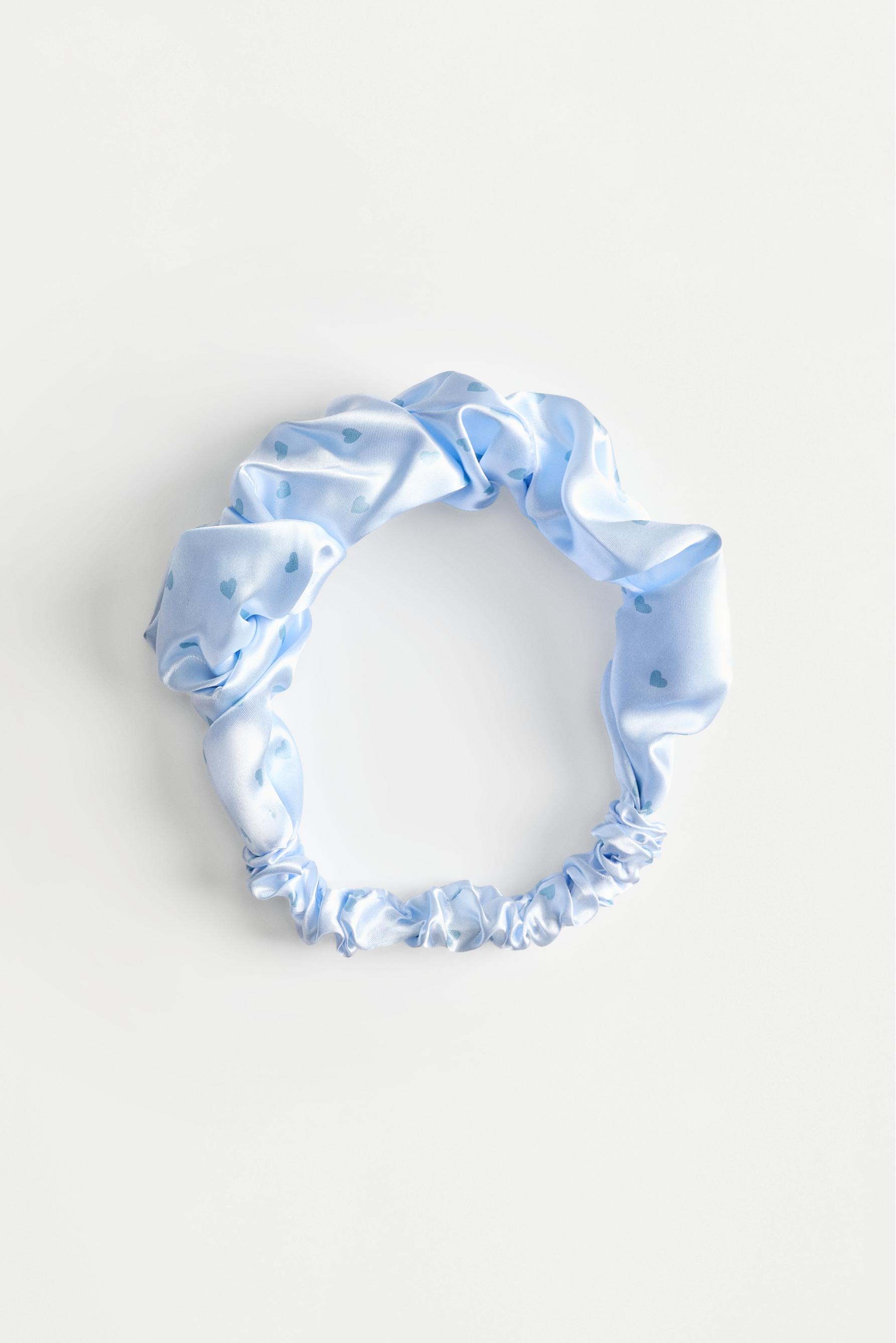 Heart print beauty headband — PASTEL BLUE