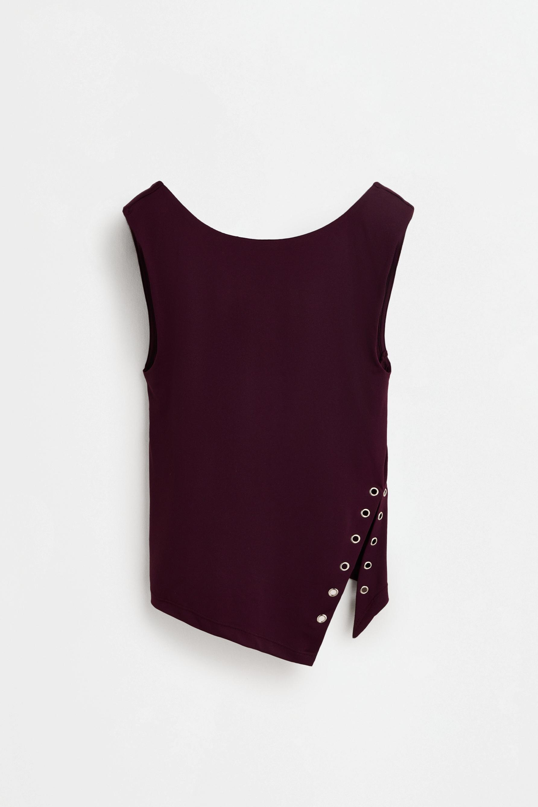 Top eyelets