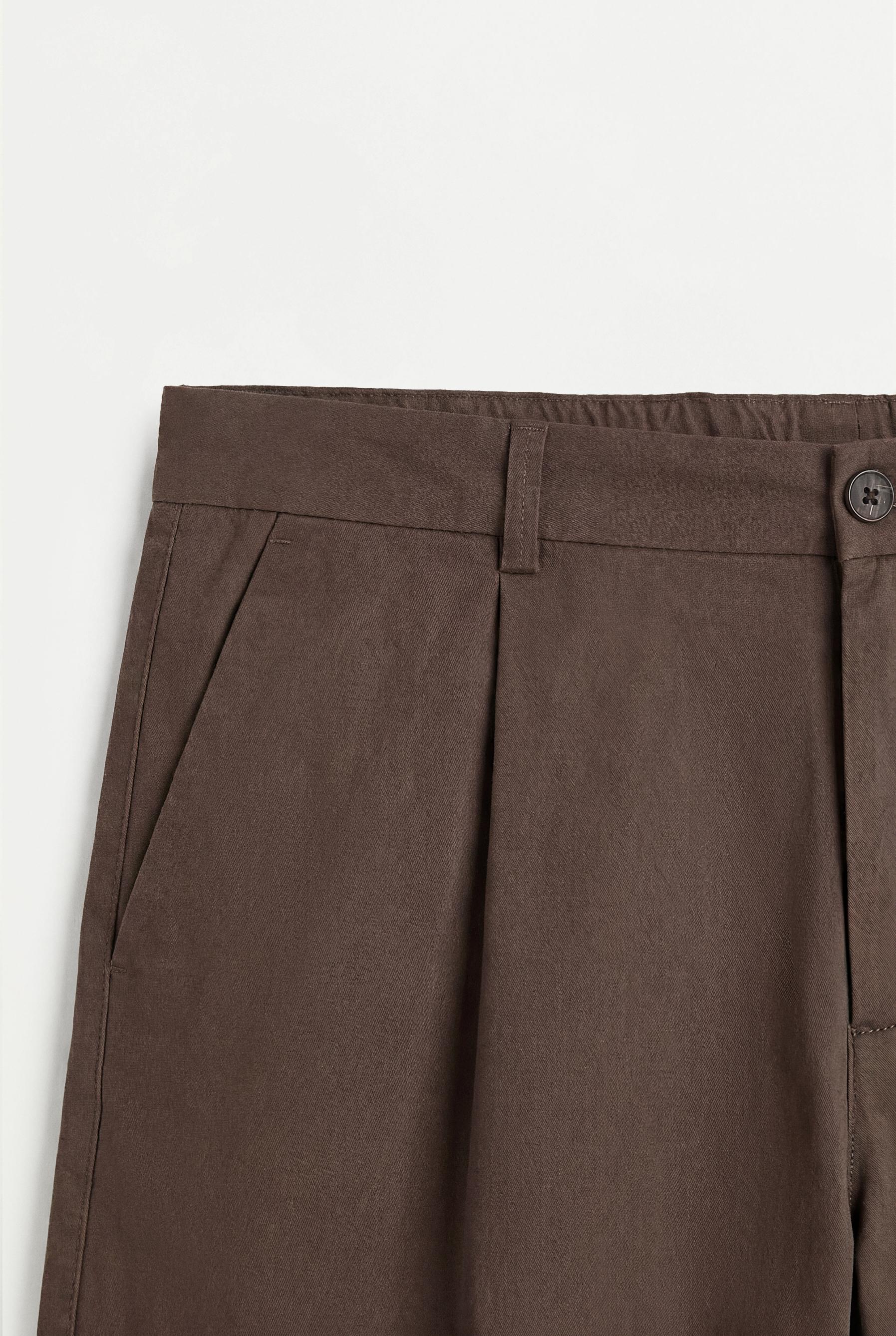Pleated chino Bermuda shorts — BEIGE