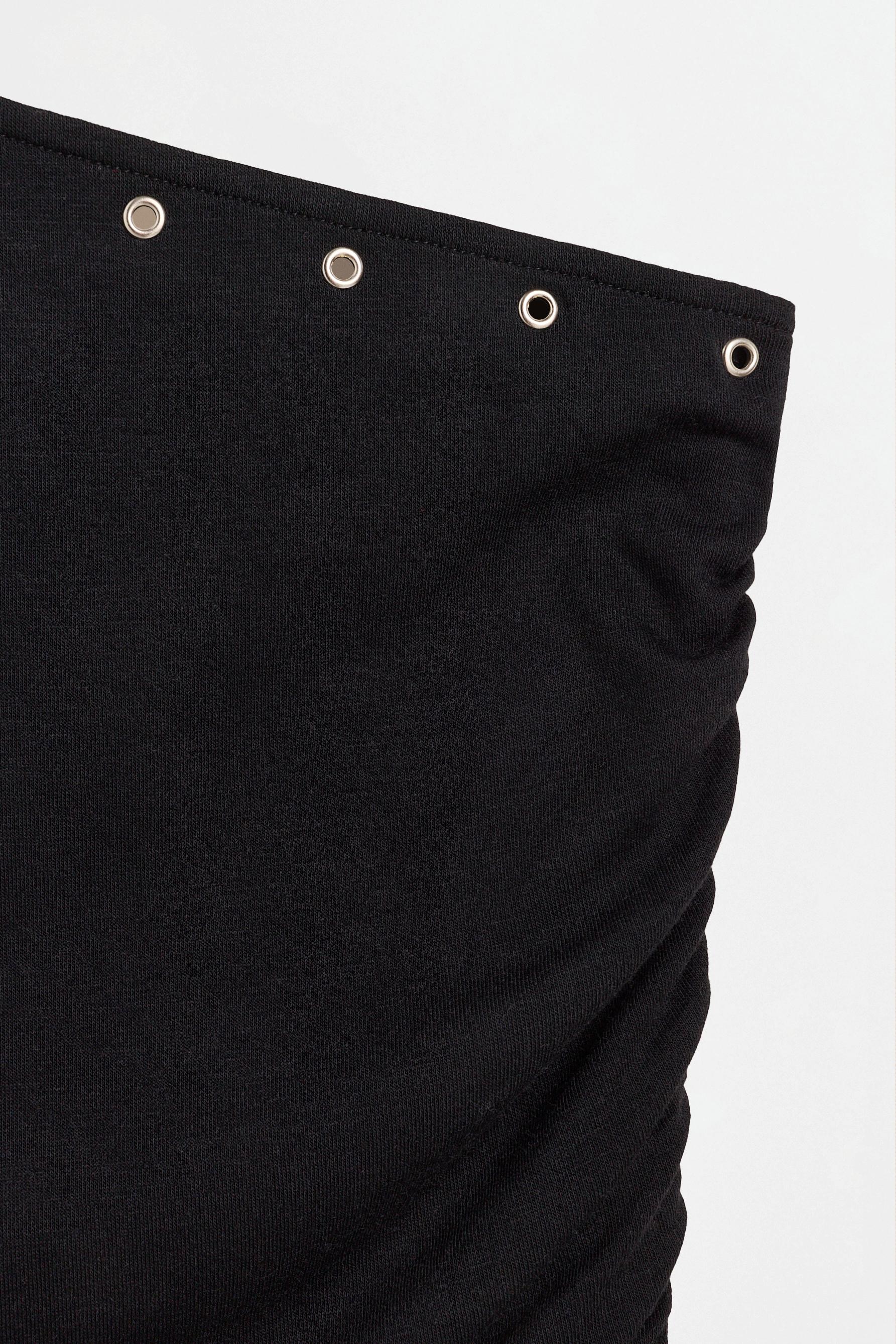 Asymmetric grommet top — BLACK