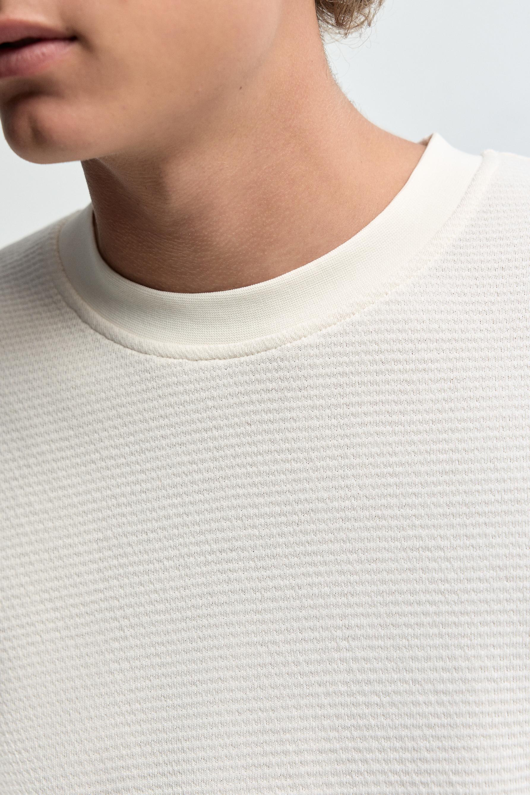 Waffle-knit textured T-shirt — ECRU