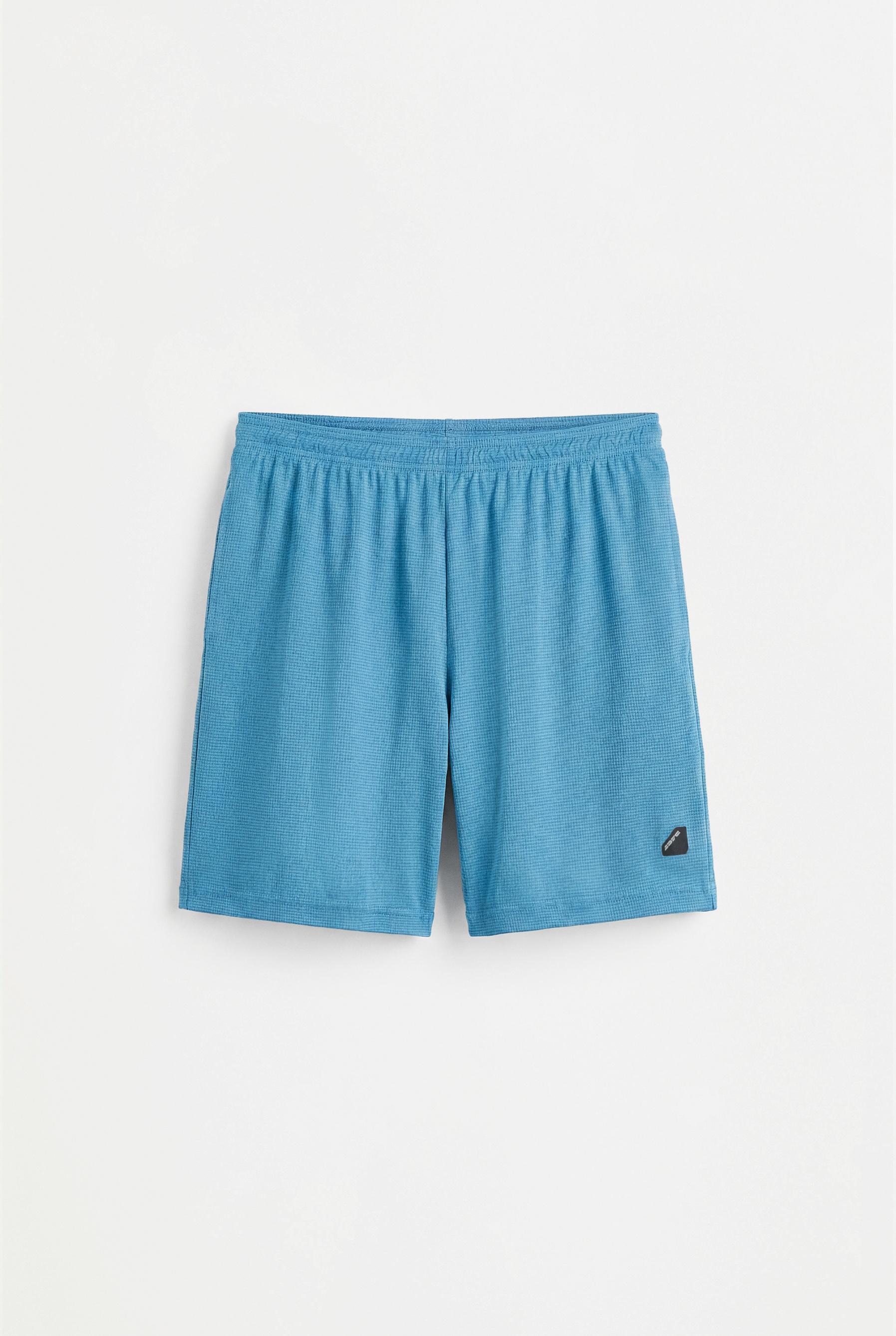 Bermuda sports shorts — PALE BLUE