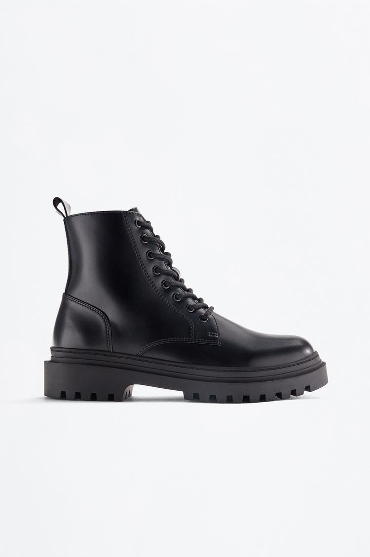 Lace-up boot — BLACK