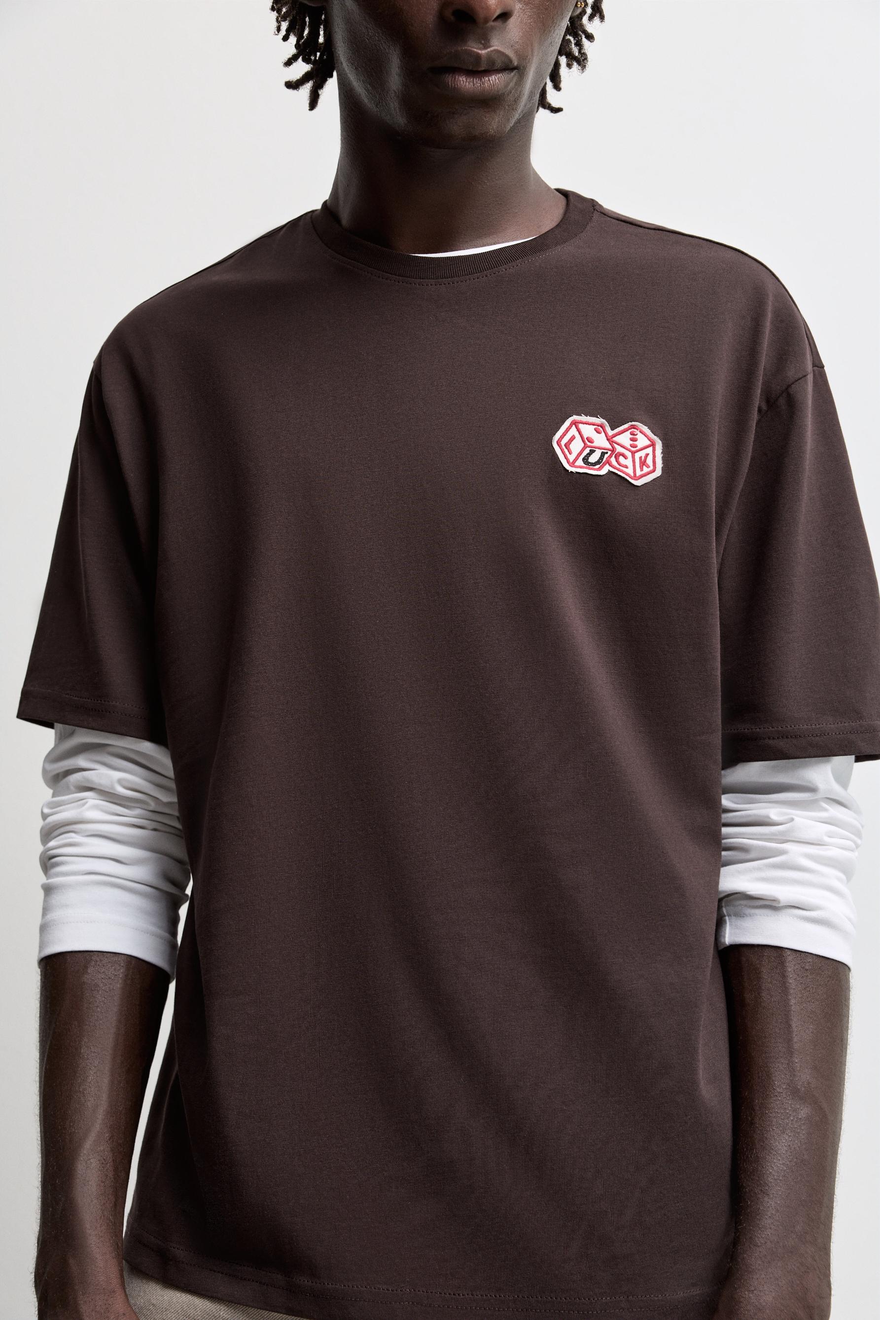 Patch T-shirt — DARK BROWN