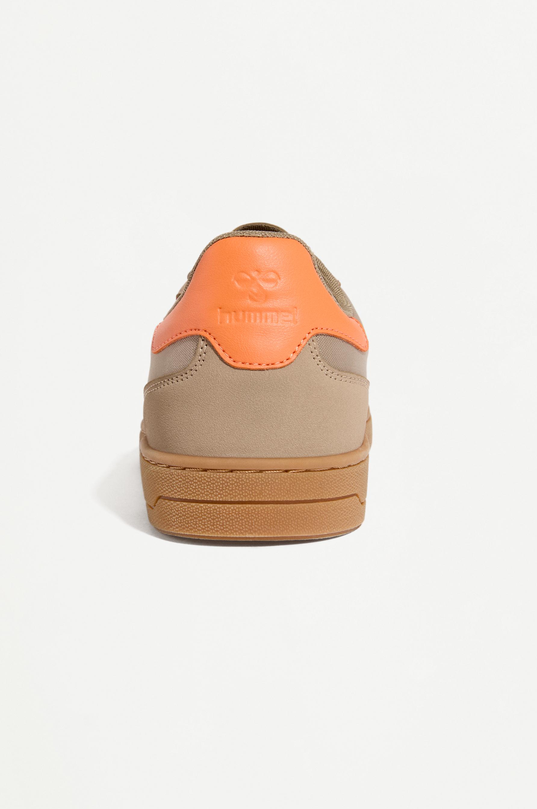 Hummel sneakers — BROWN