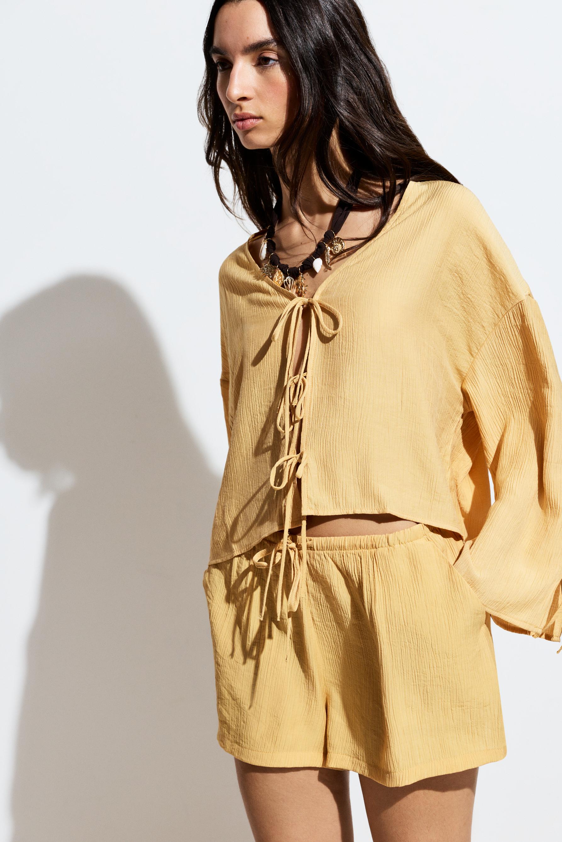 Textured shorts — YELLOW