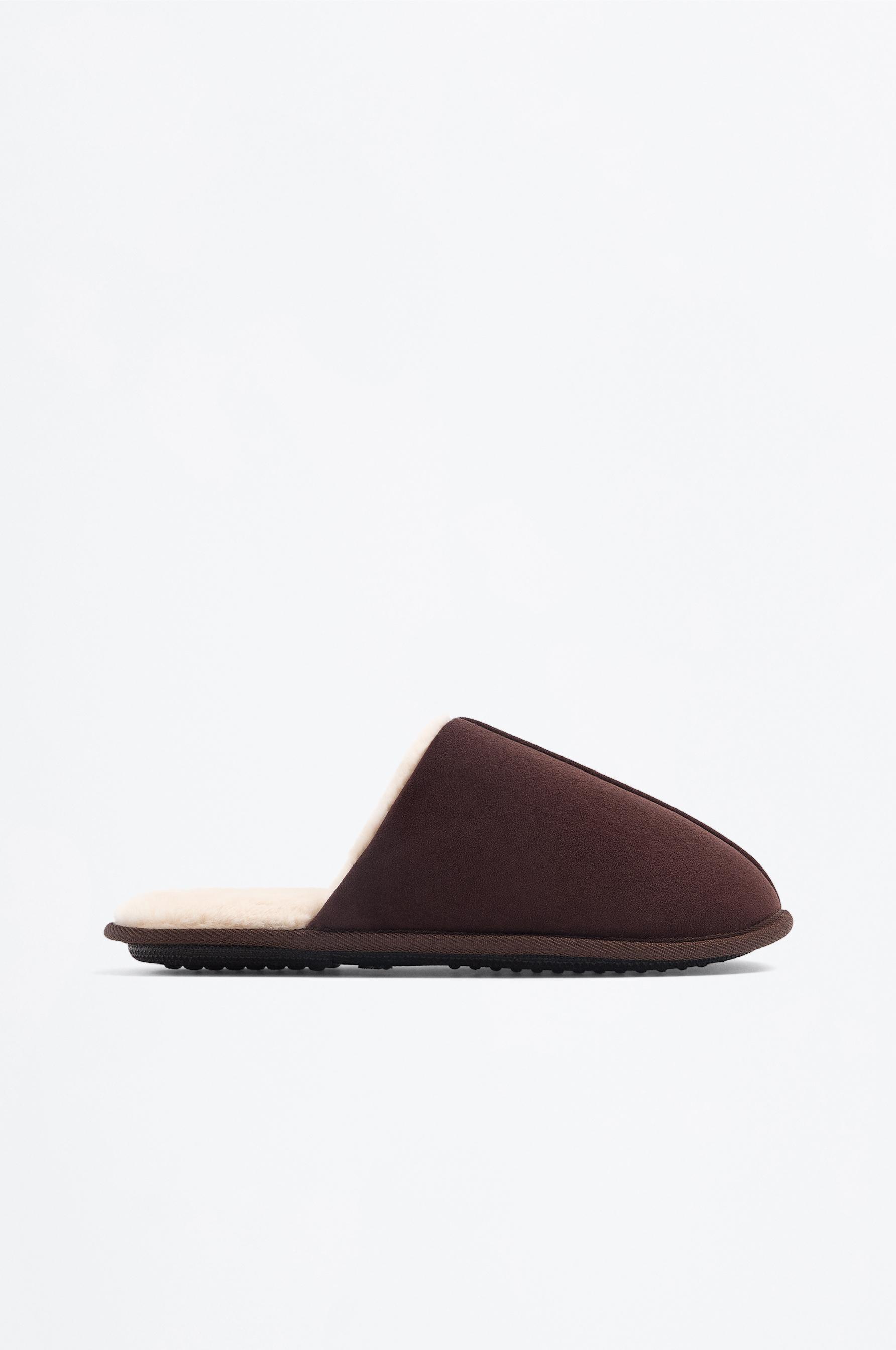 Zapatilla de casa forrada