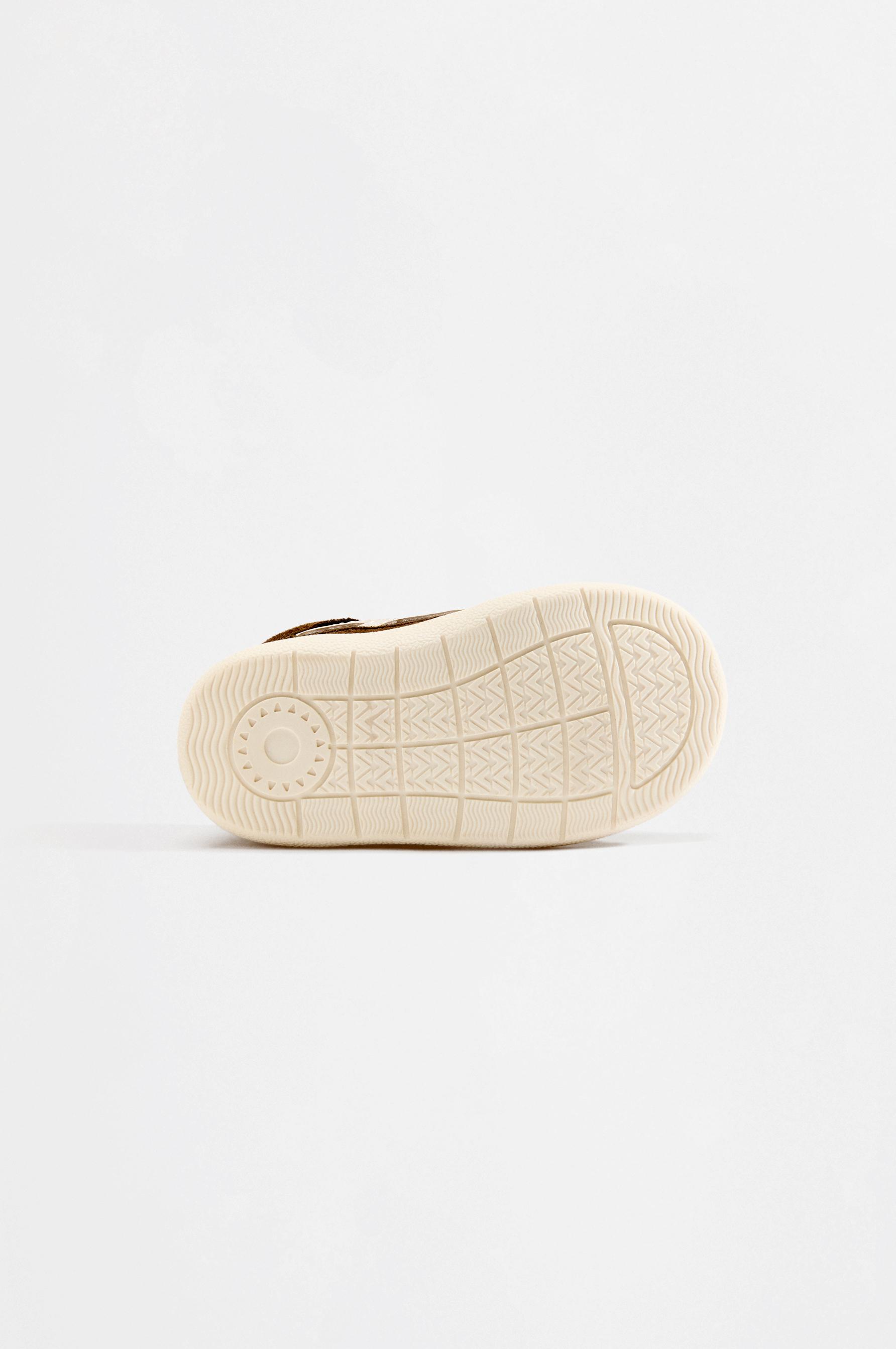 Barefoot-style mixed-material sneakers — 1-066