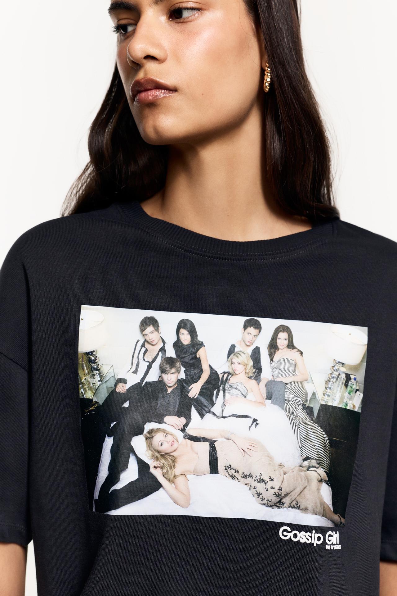 Gossip Girl ™Warner Bros T-shirt — BLACK