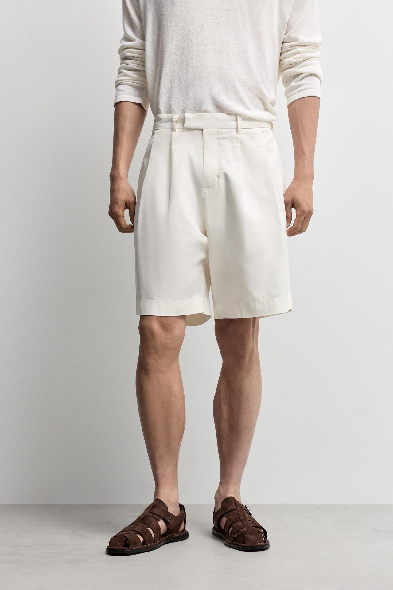 Pleated chino Bermuda shorts — OFF WHITE