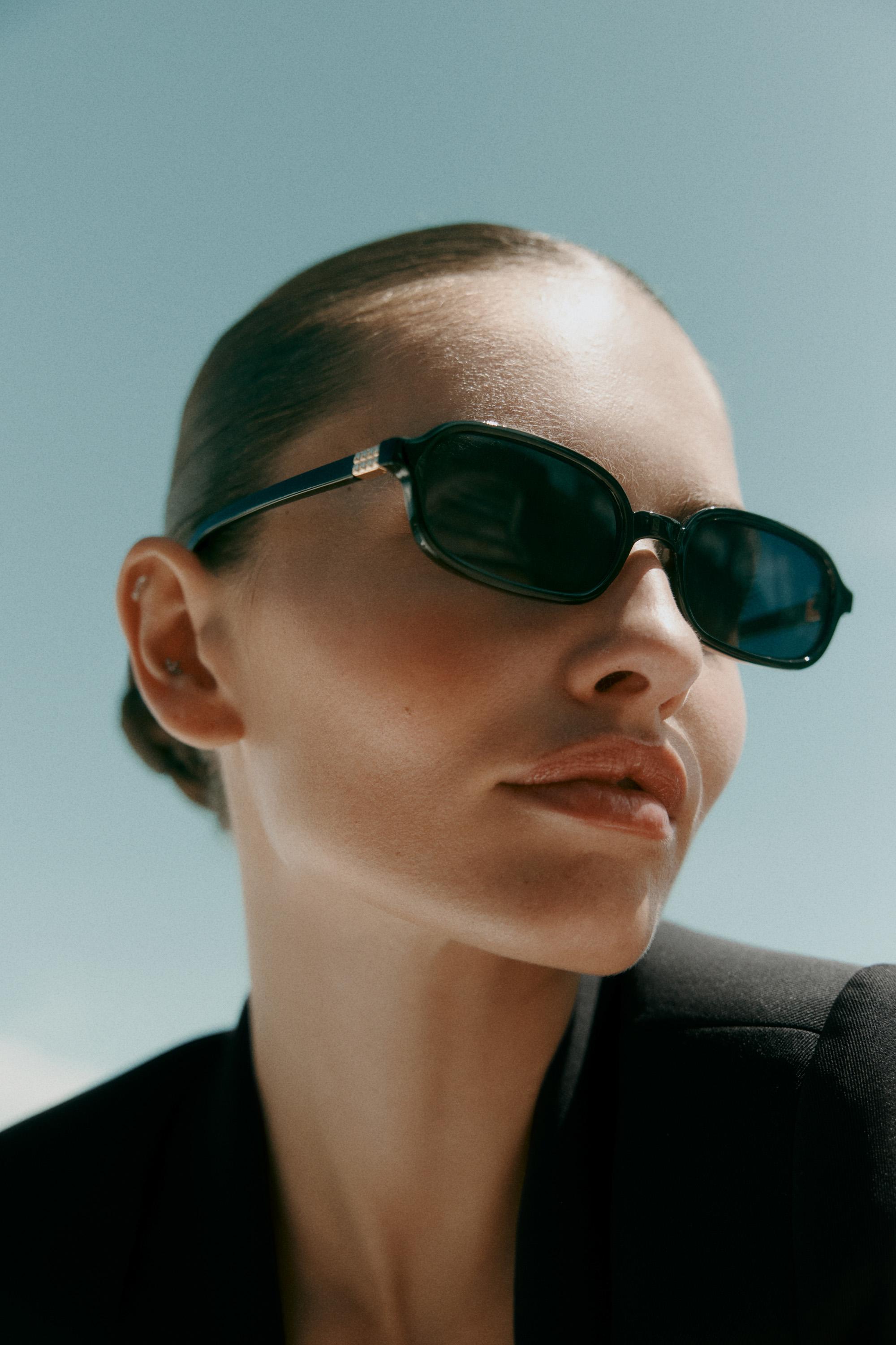 Small rectangular glasses — BLACK TONE
