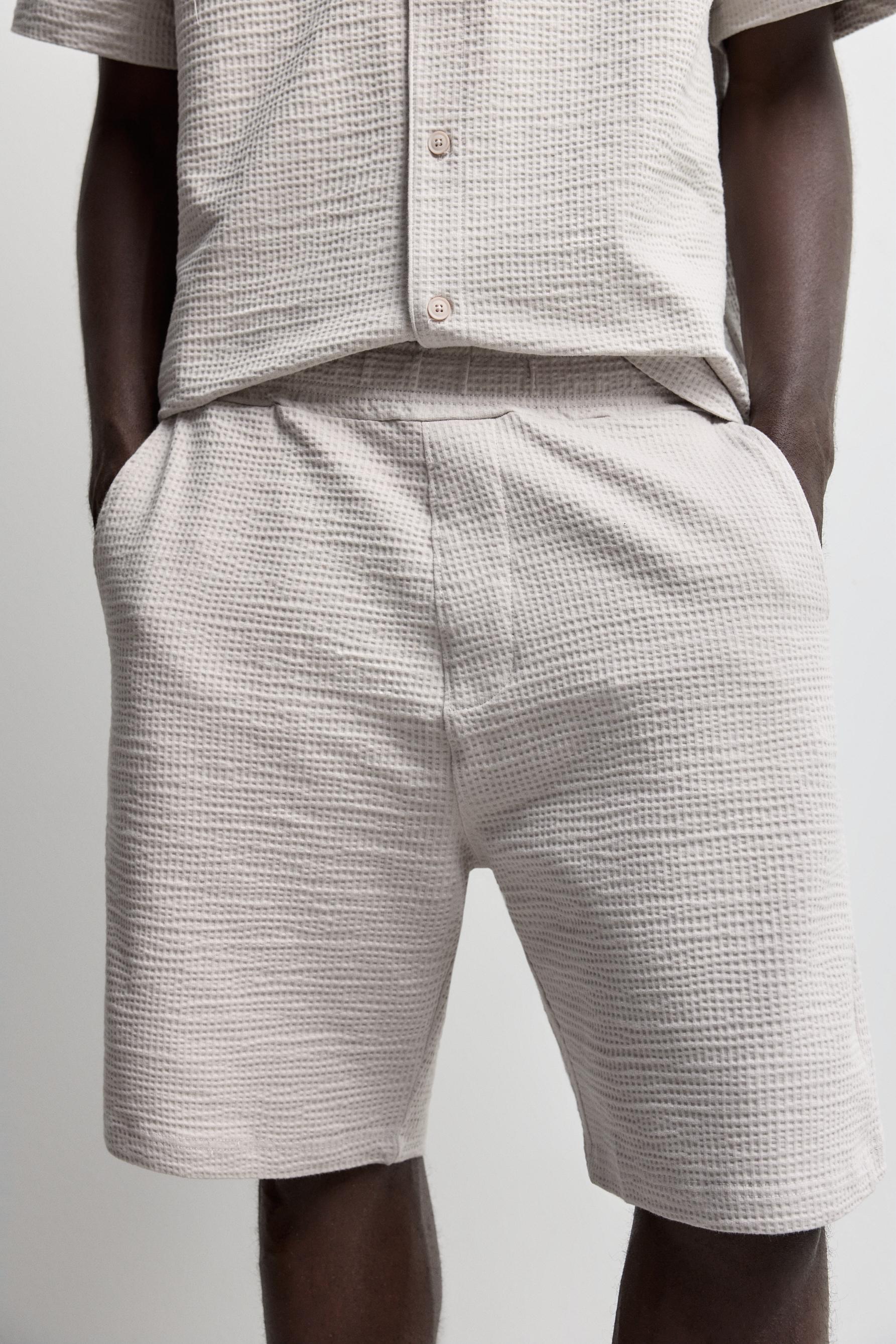 Seersucker Bermuda shorts — IVORY