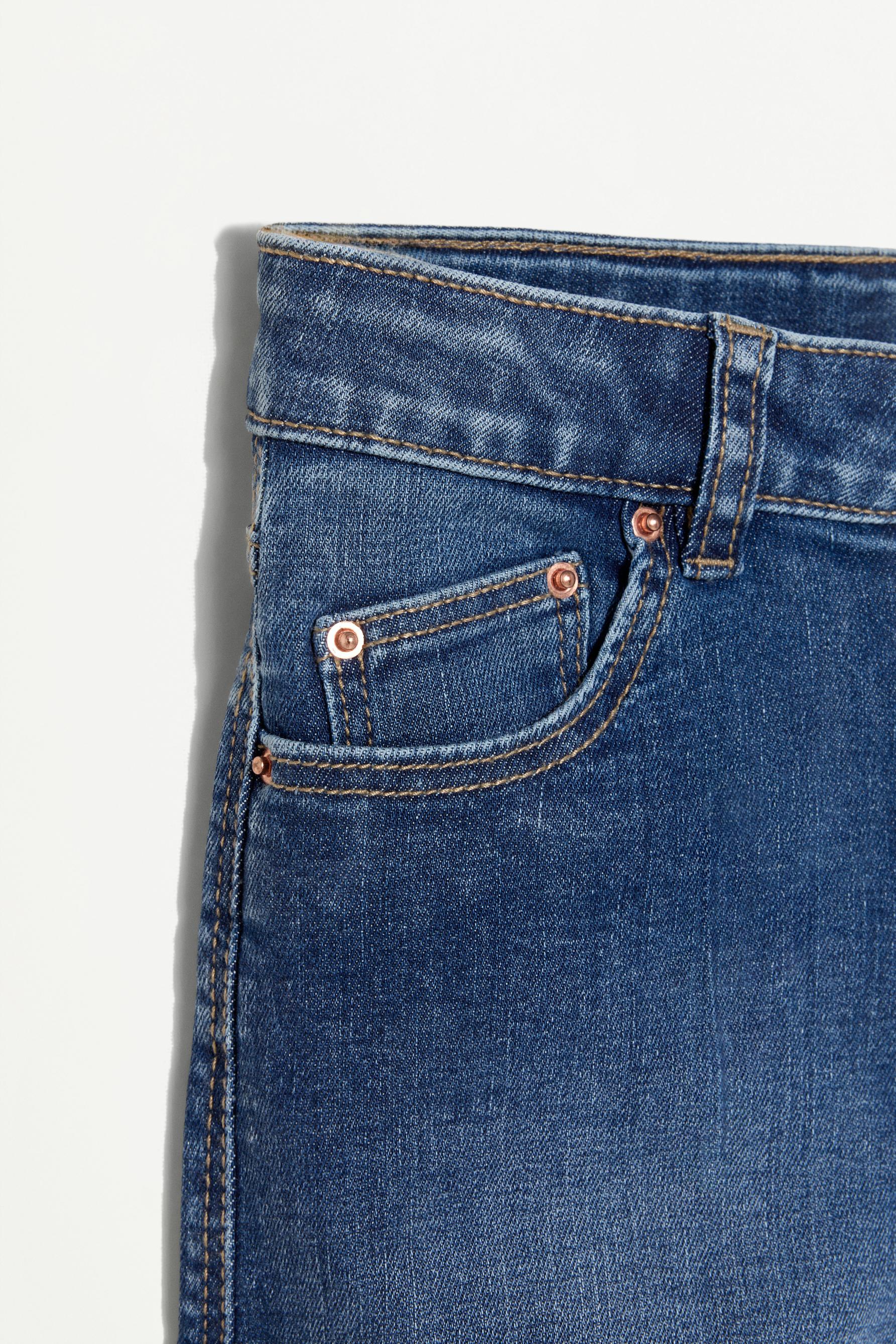 Stretch denim shorts — MEDIUM BLUE