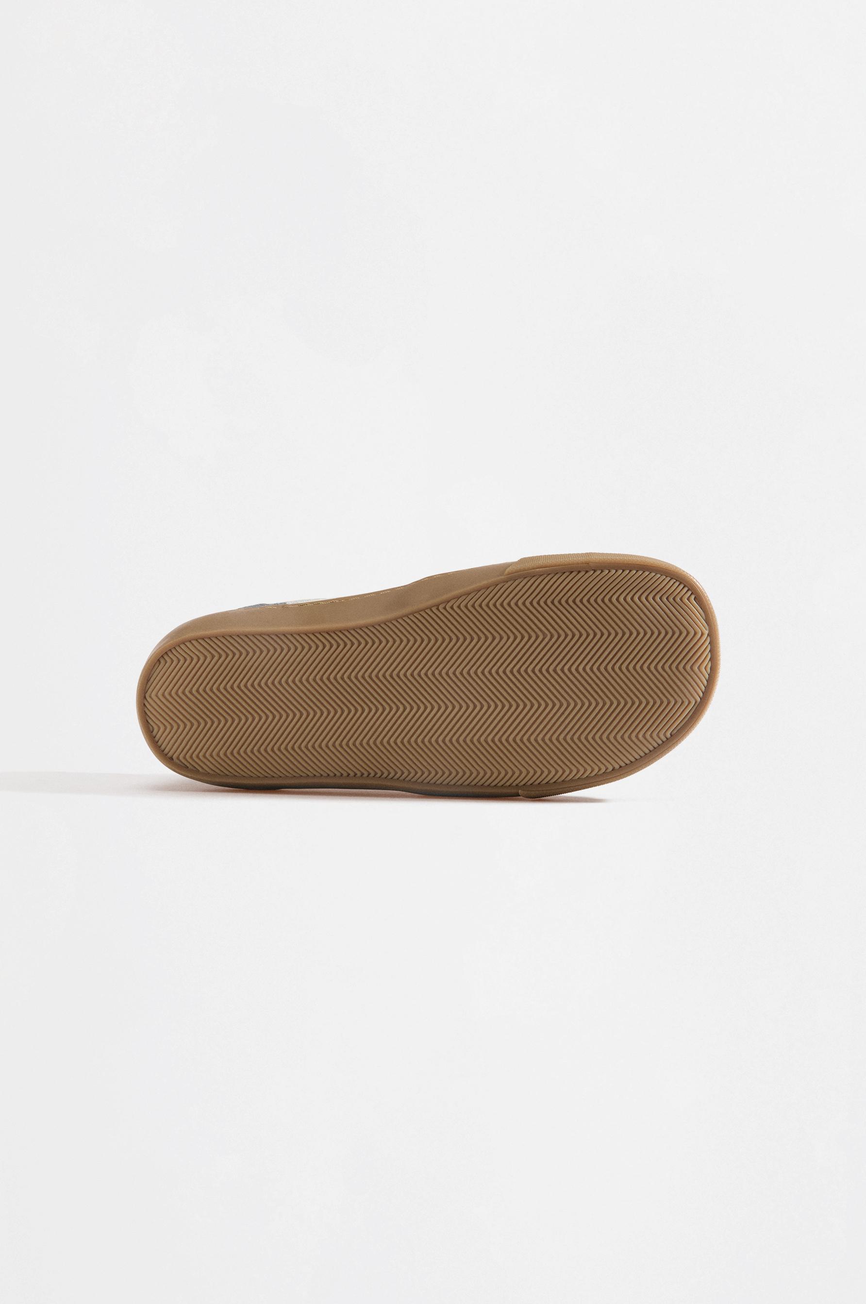 Casual barefoot sneakers — GREY