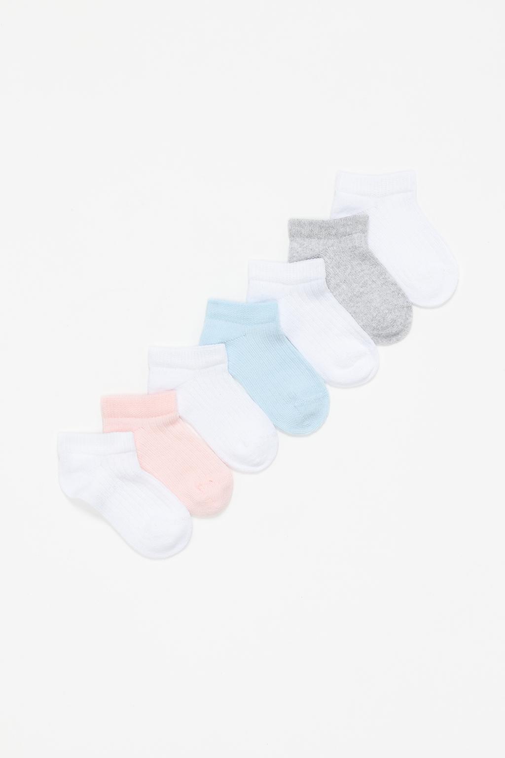 7-pack of plain socks