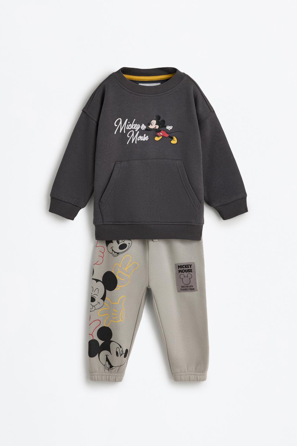 Mickey Mouse ©Disney konjuntoa, poltsikodun sudadera eta felpazko galtzak