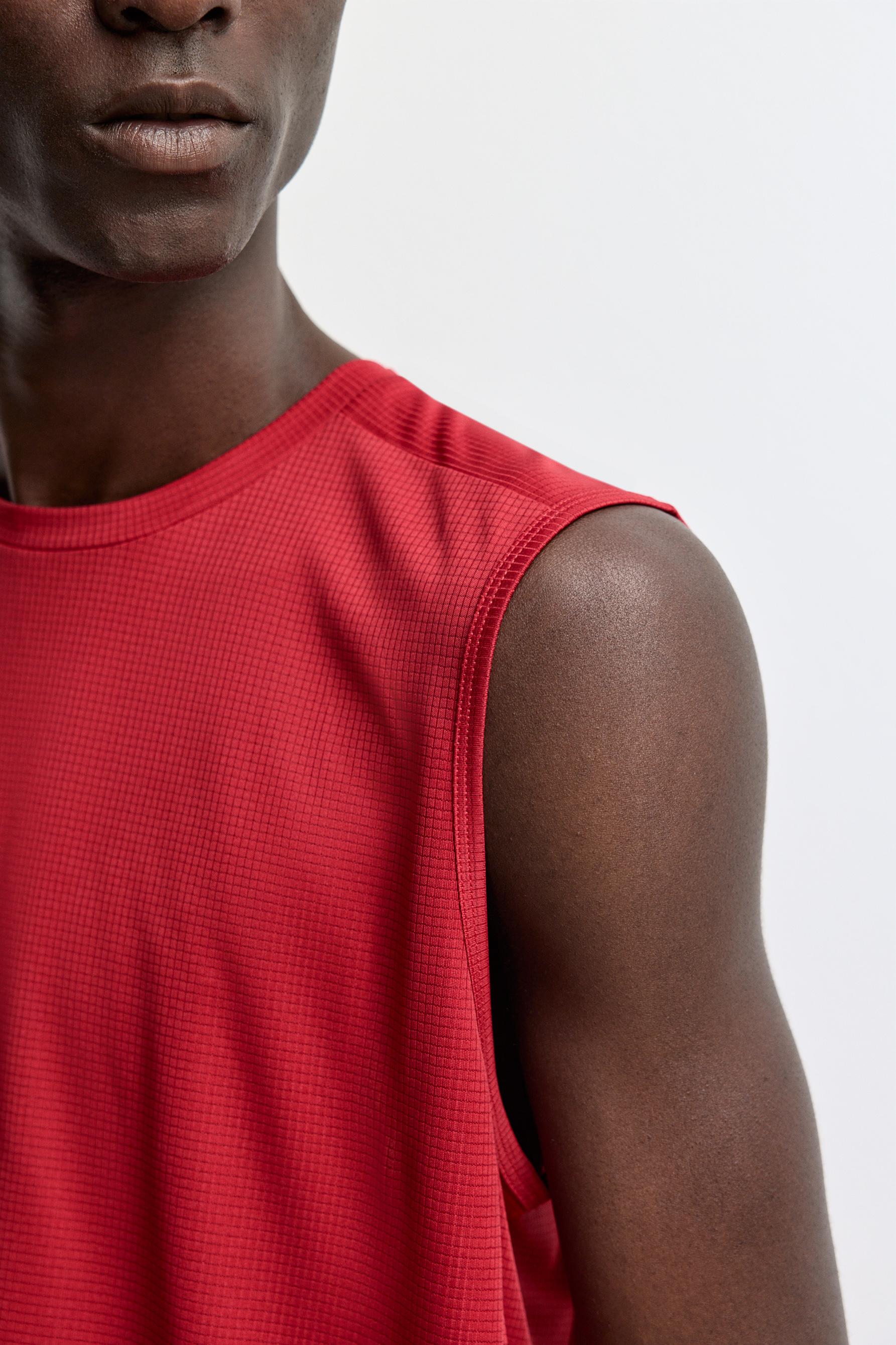 Sleeveless sports T-shirt — RED