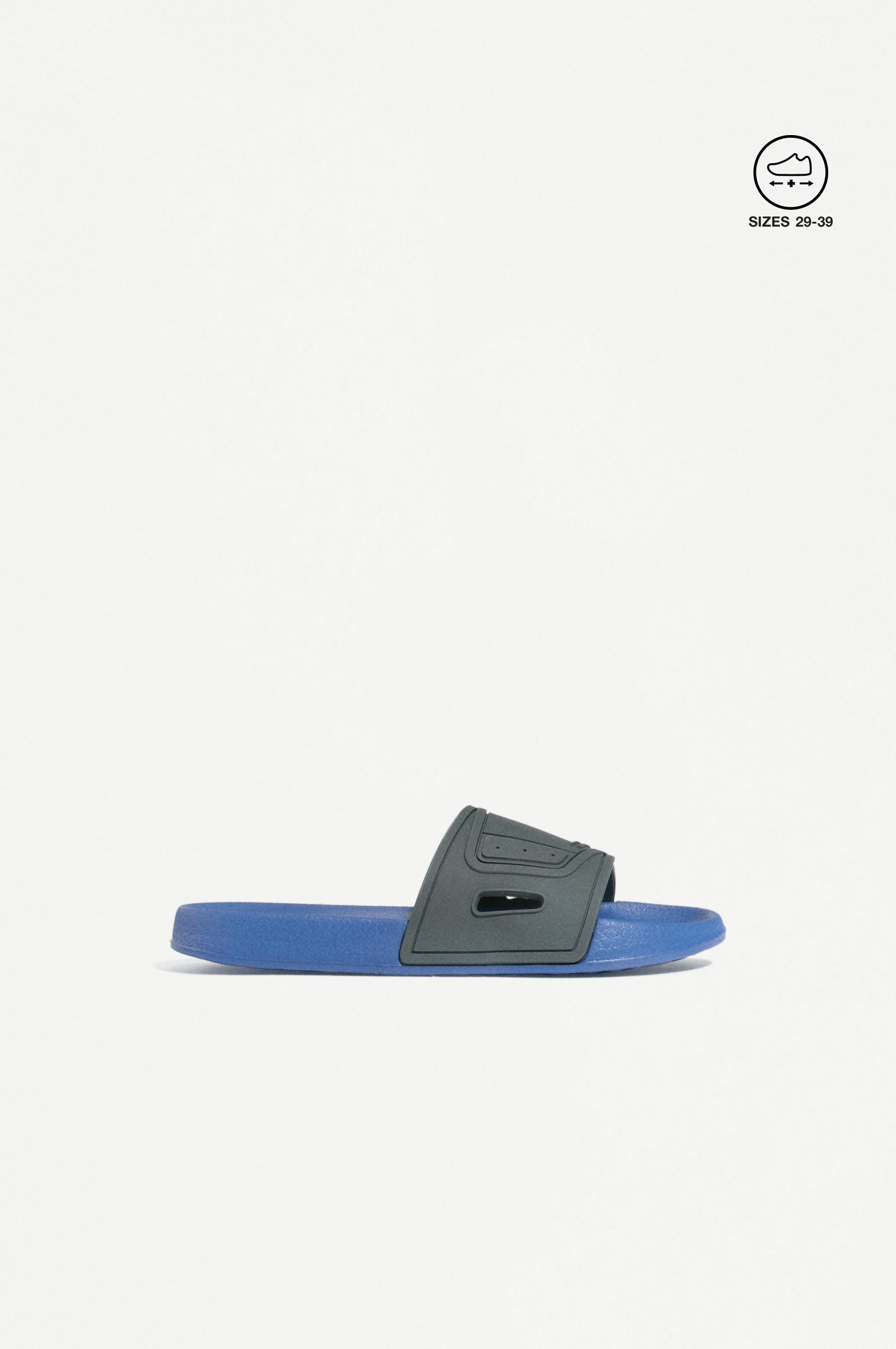 POOL SLIPPERS — BLUE