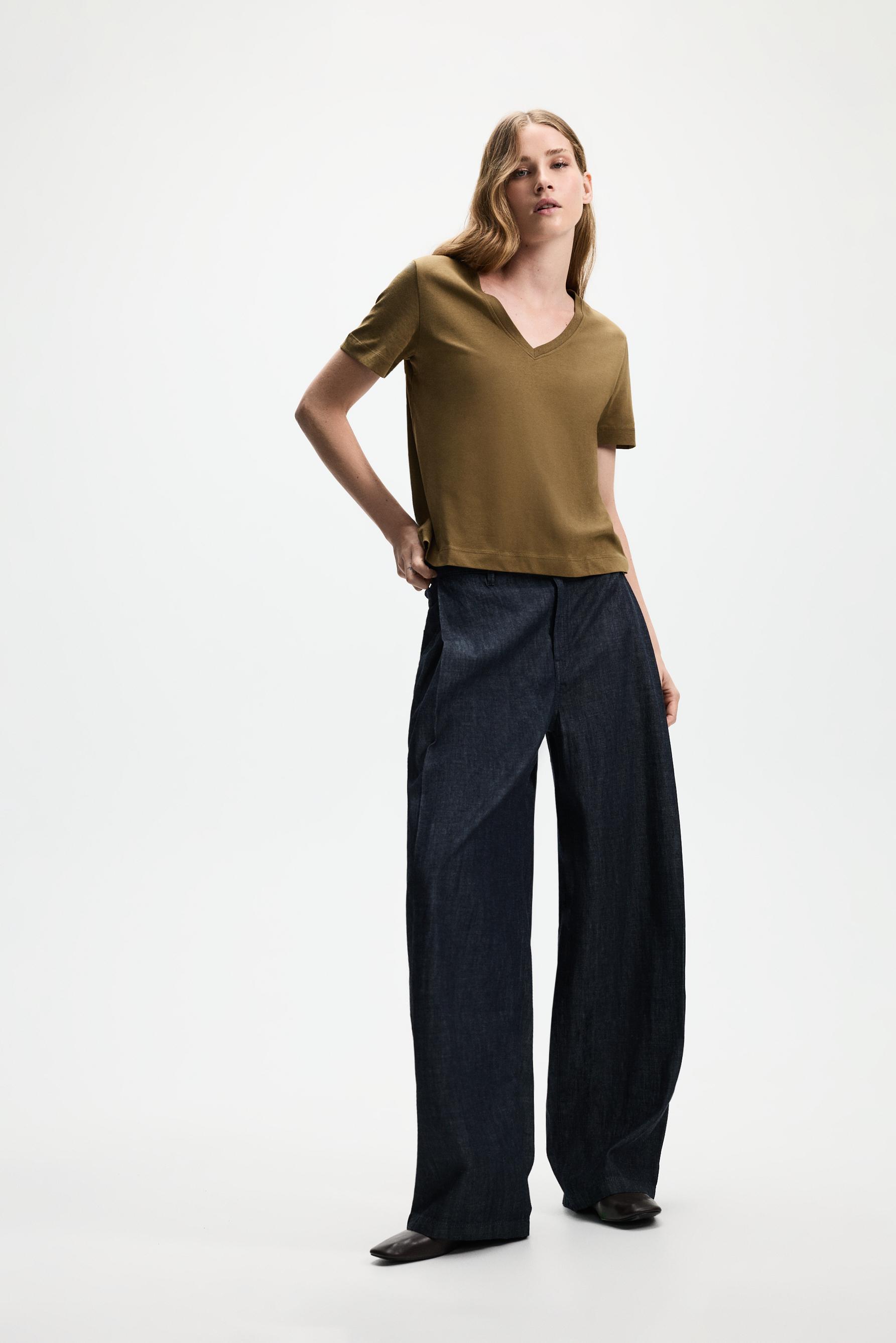 Basic V-neck T-shirt — GREENISH
