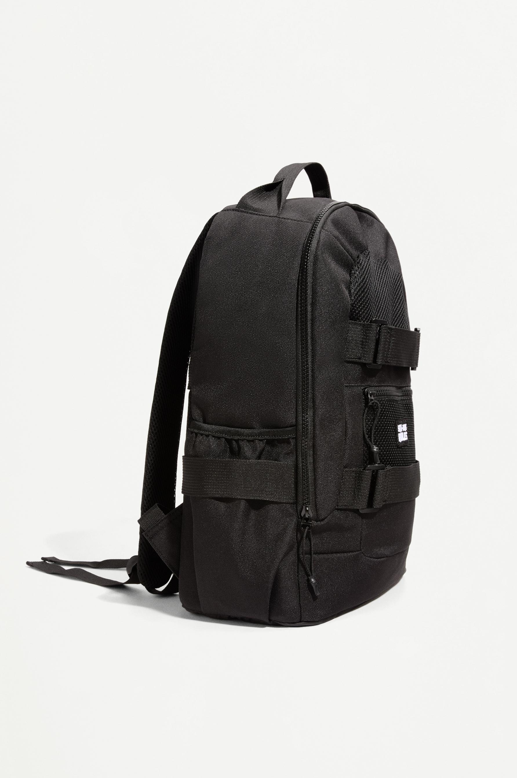SKATER BACKPACK — BLACK