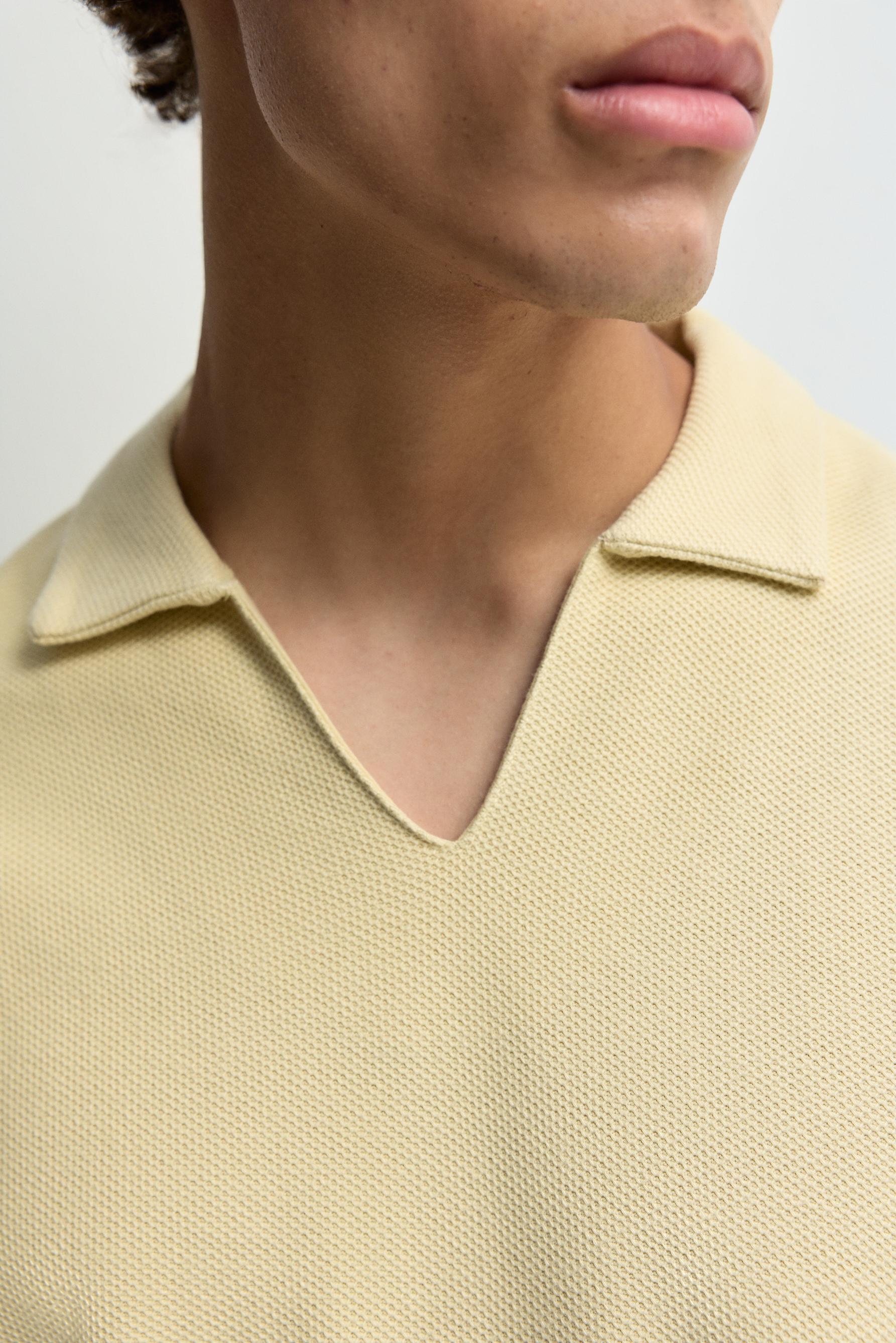 Textured V-neck polo shirt — PALE YELLOW
