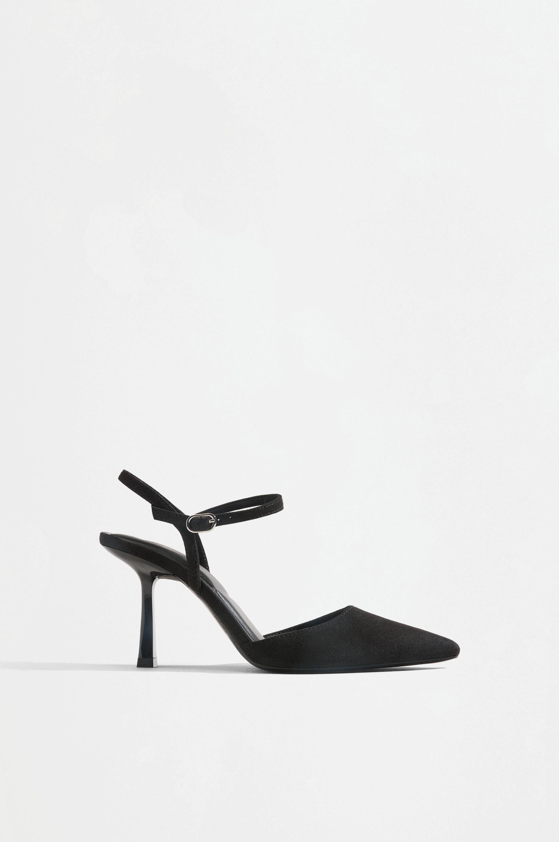 Heeled shoes — BLACK