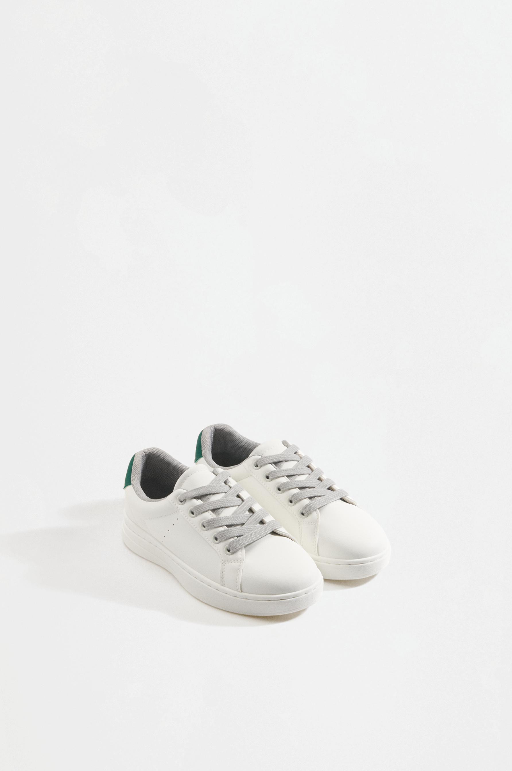 Casual sneakers — WHITE