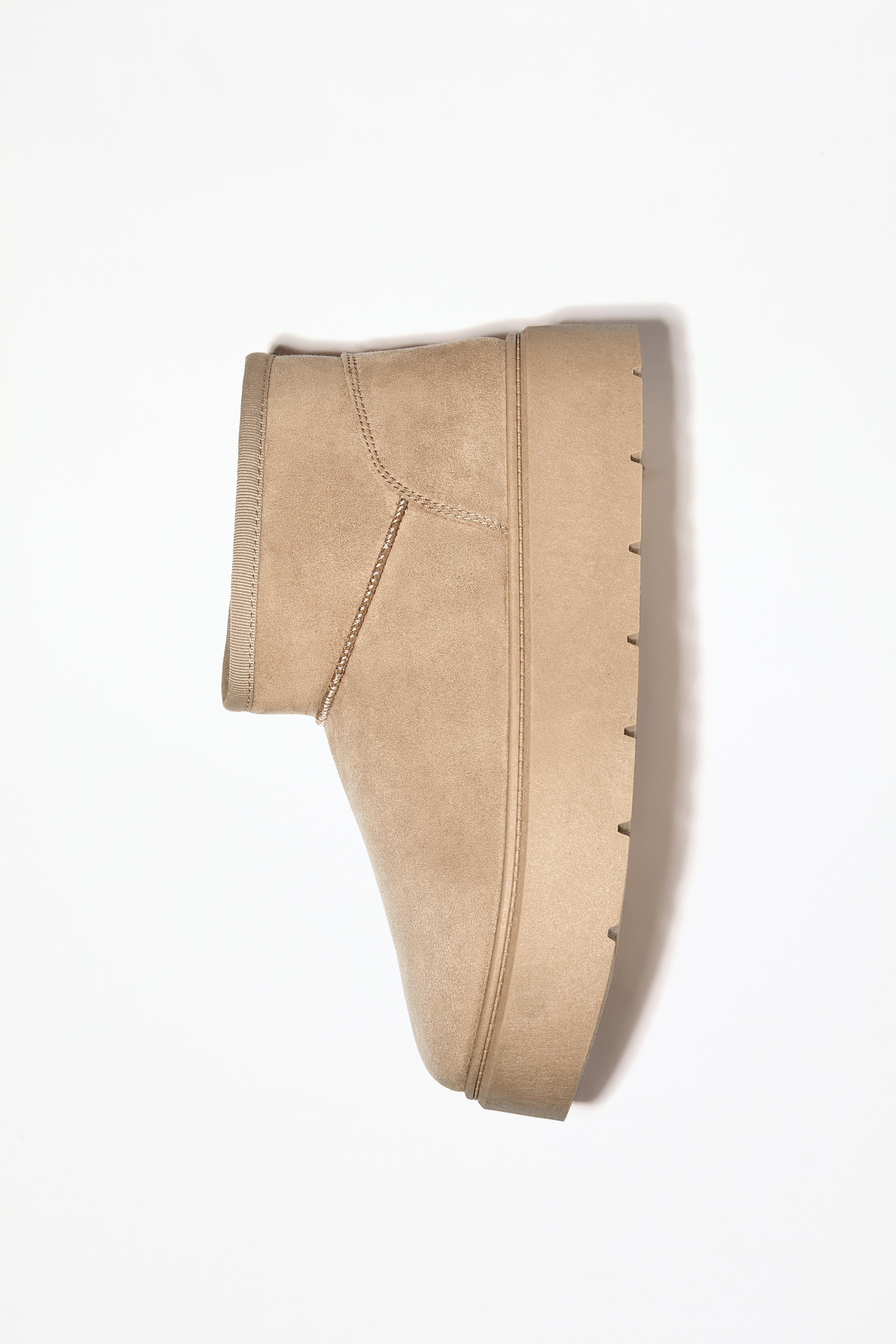Platform fur ankle boot — BROWN