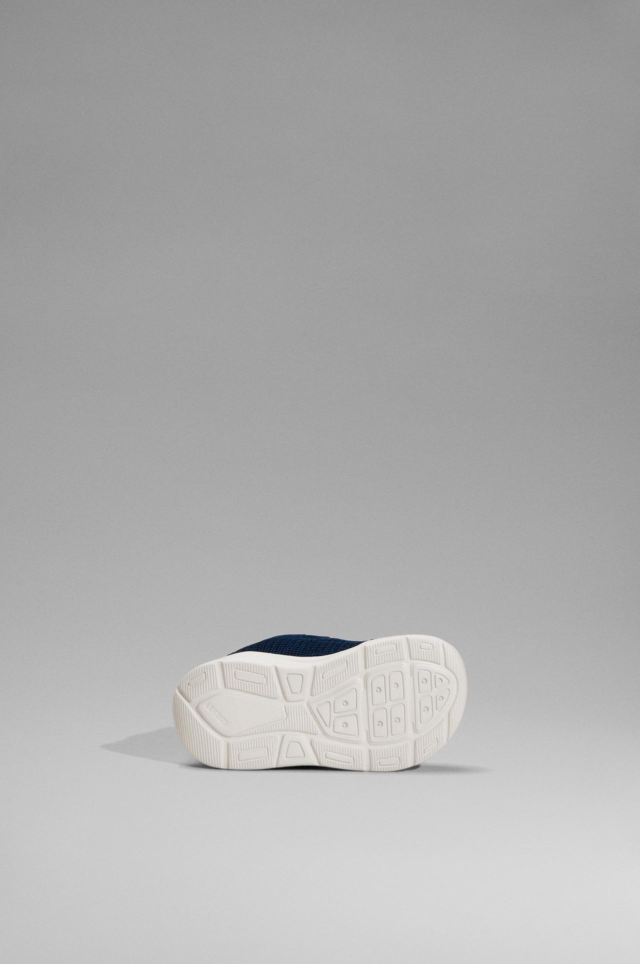 Minimalist sneakers — BLUE