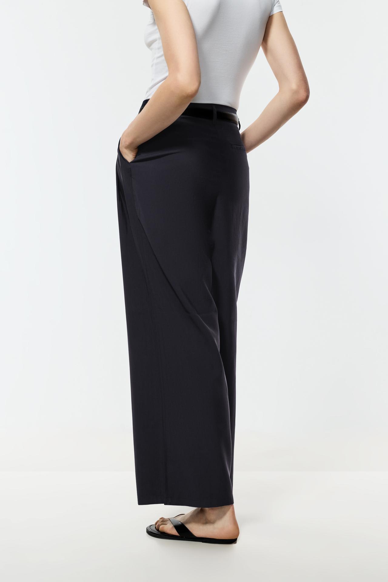 Flowing wide-leg trousers — NAVY