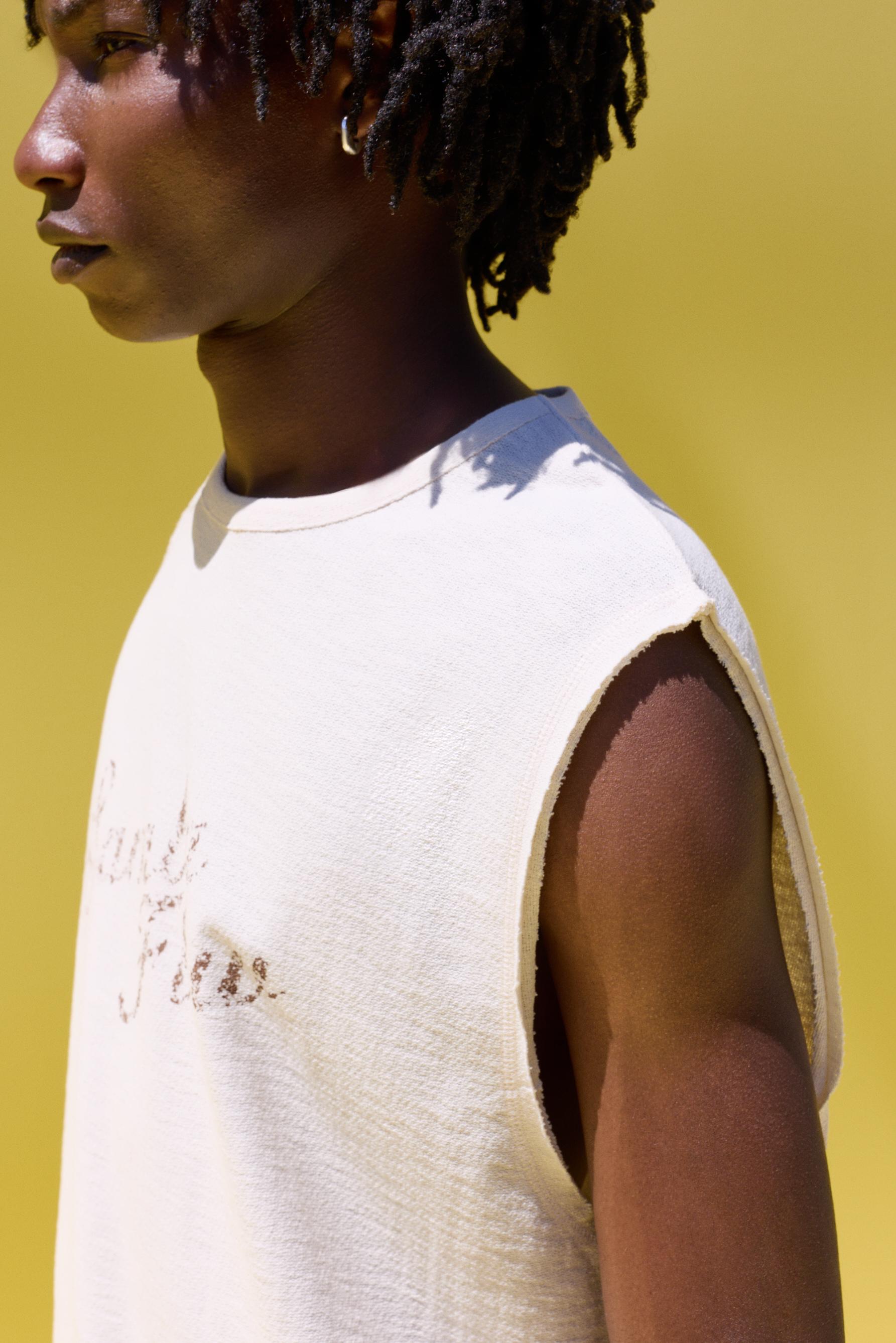 Printed sleeveless T-shirt — VANILLA