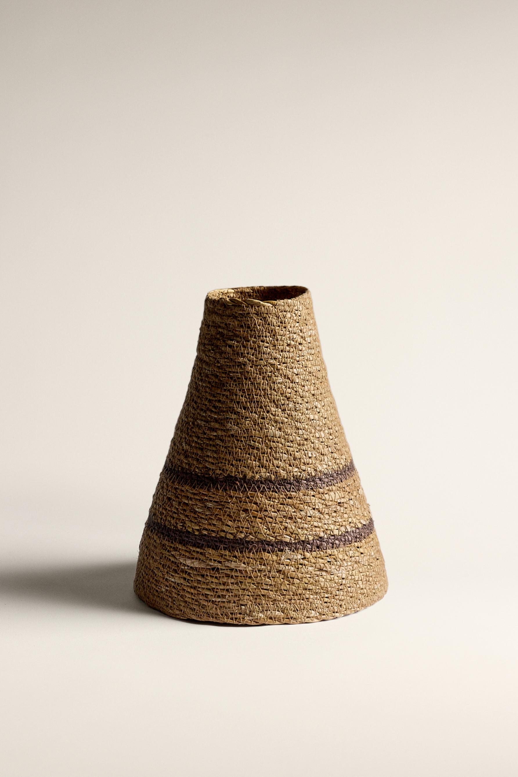 Cesta cónica rayas