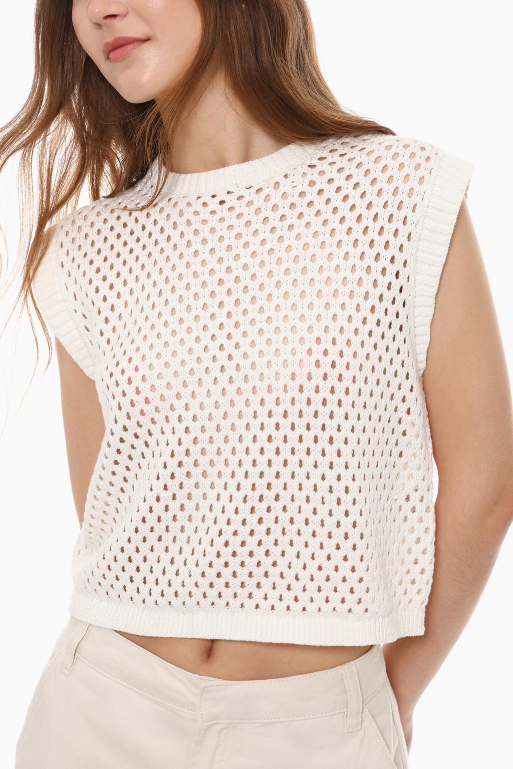 Top din tricot ajurat