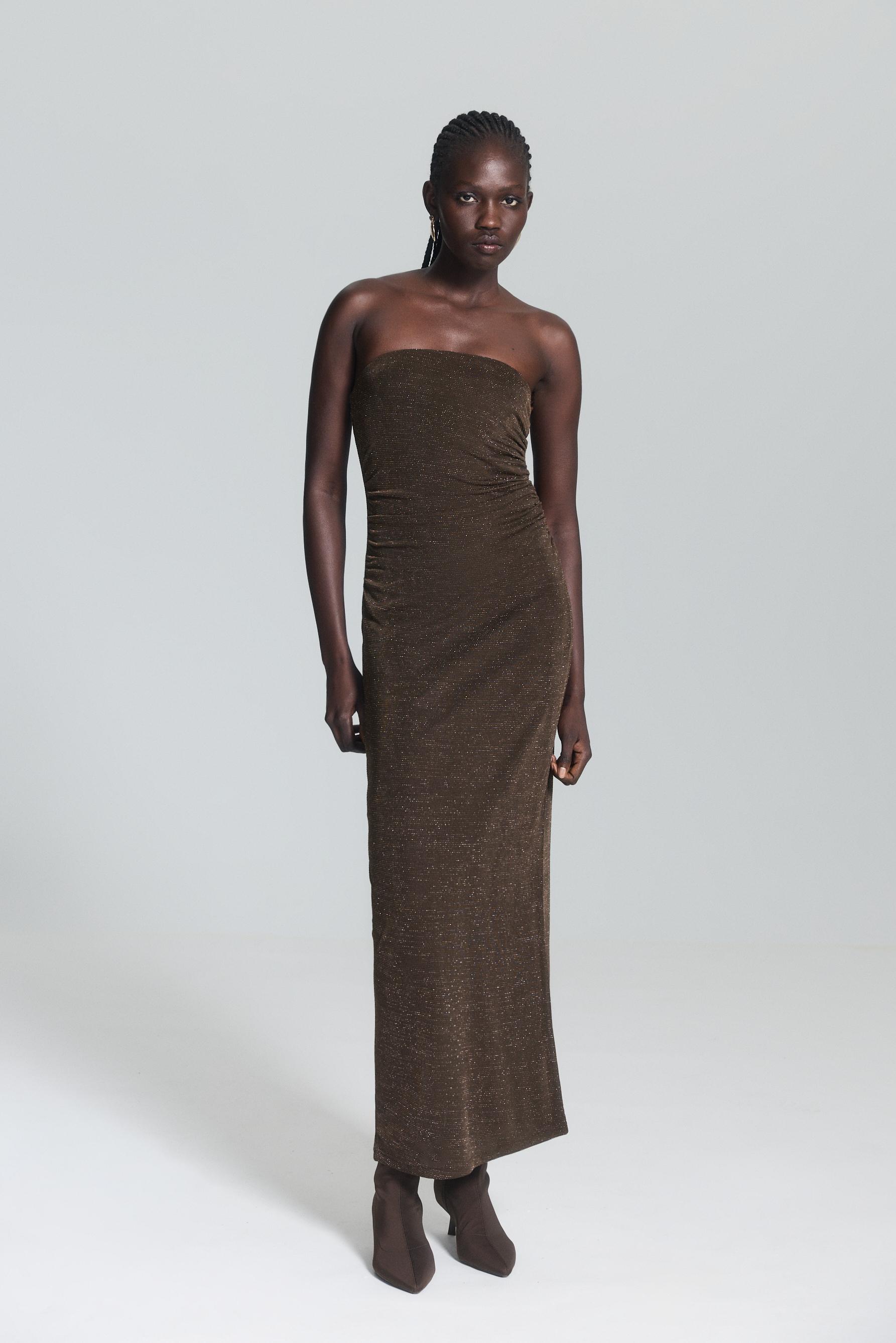 Vestido midi metalizado fruncidos