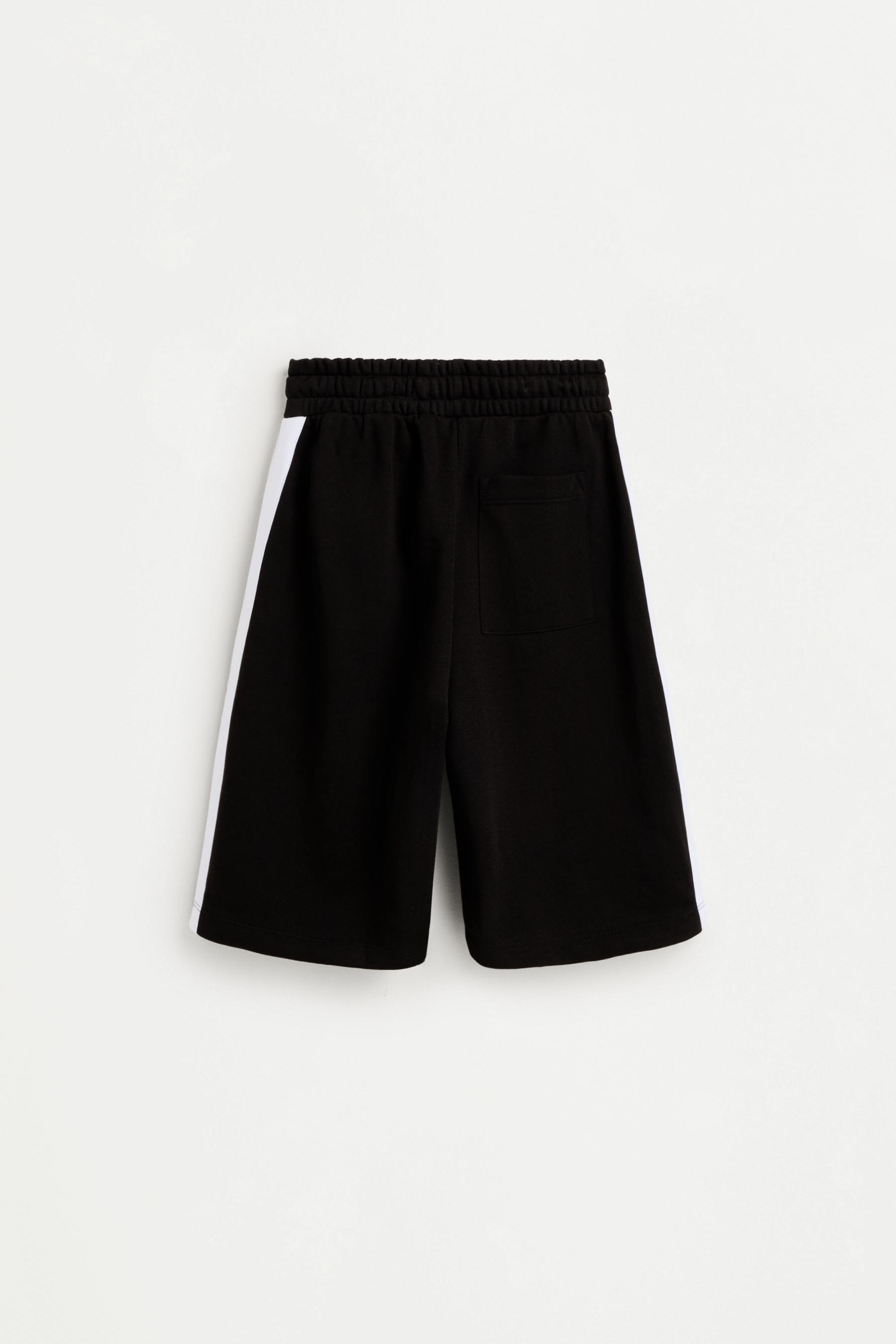 Side-stripe Bermuda shorts — BLACK
