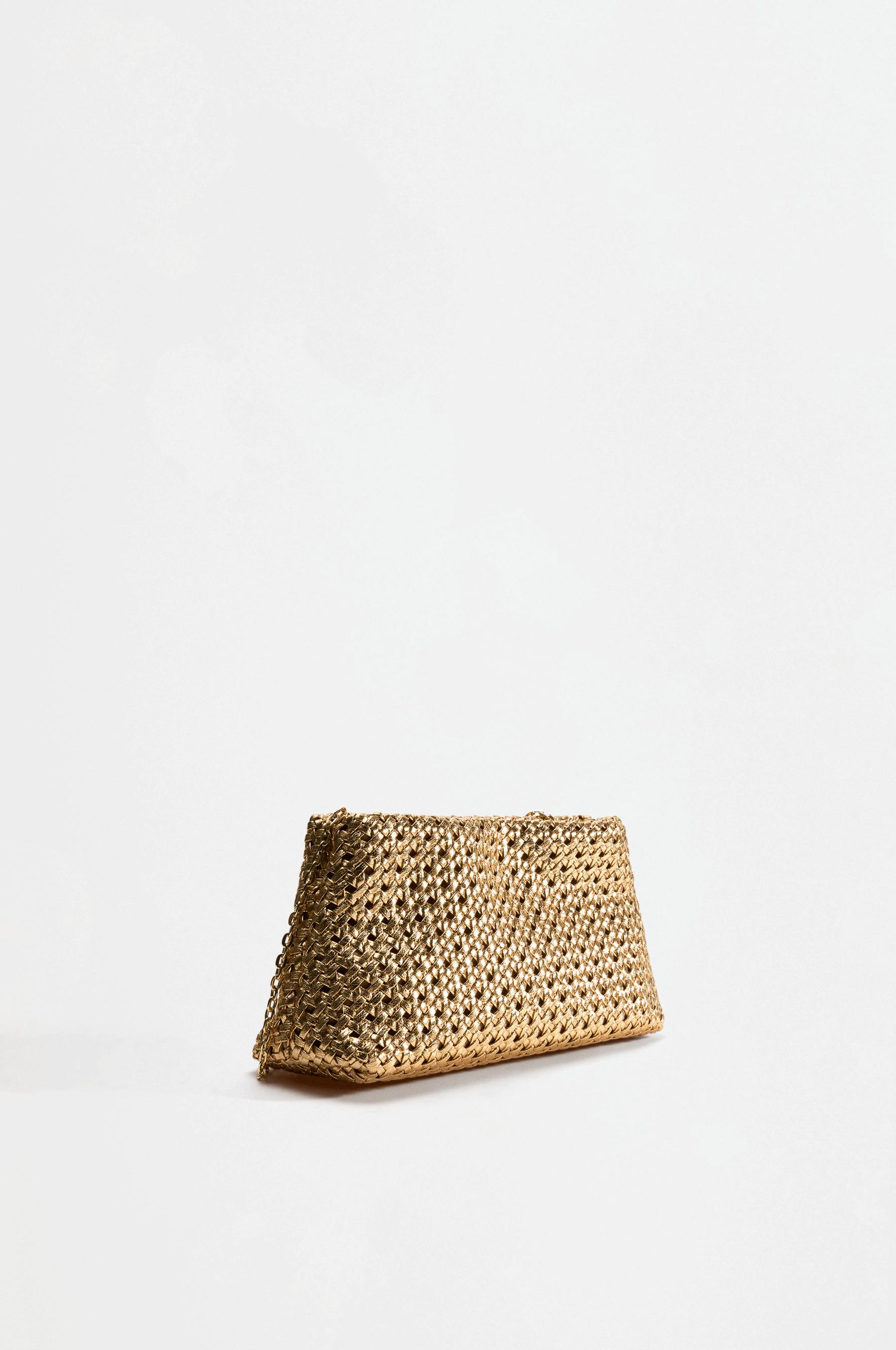 Woven clutch bag — GOLD