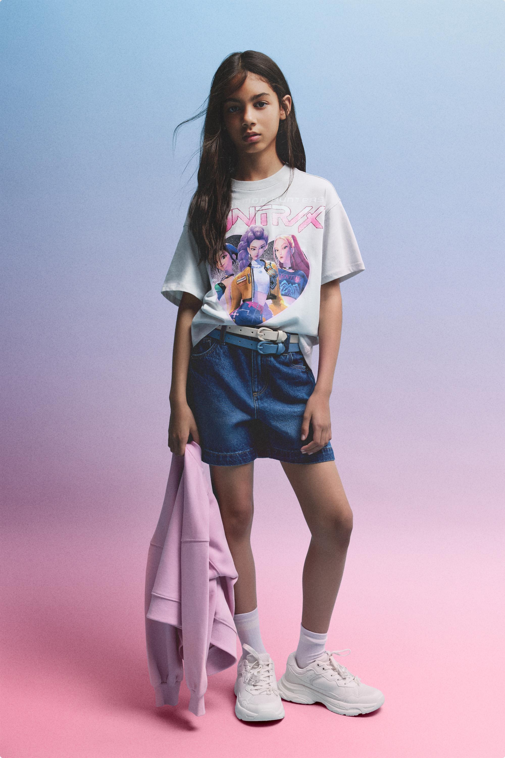 Huntrix K-Pop Demon Hunters ™/© Netflix T-shirt — GREY