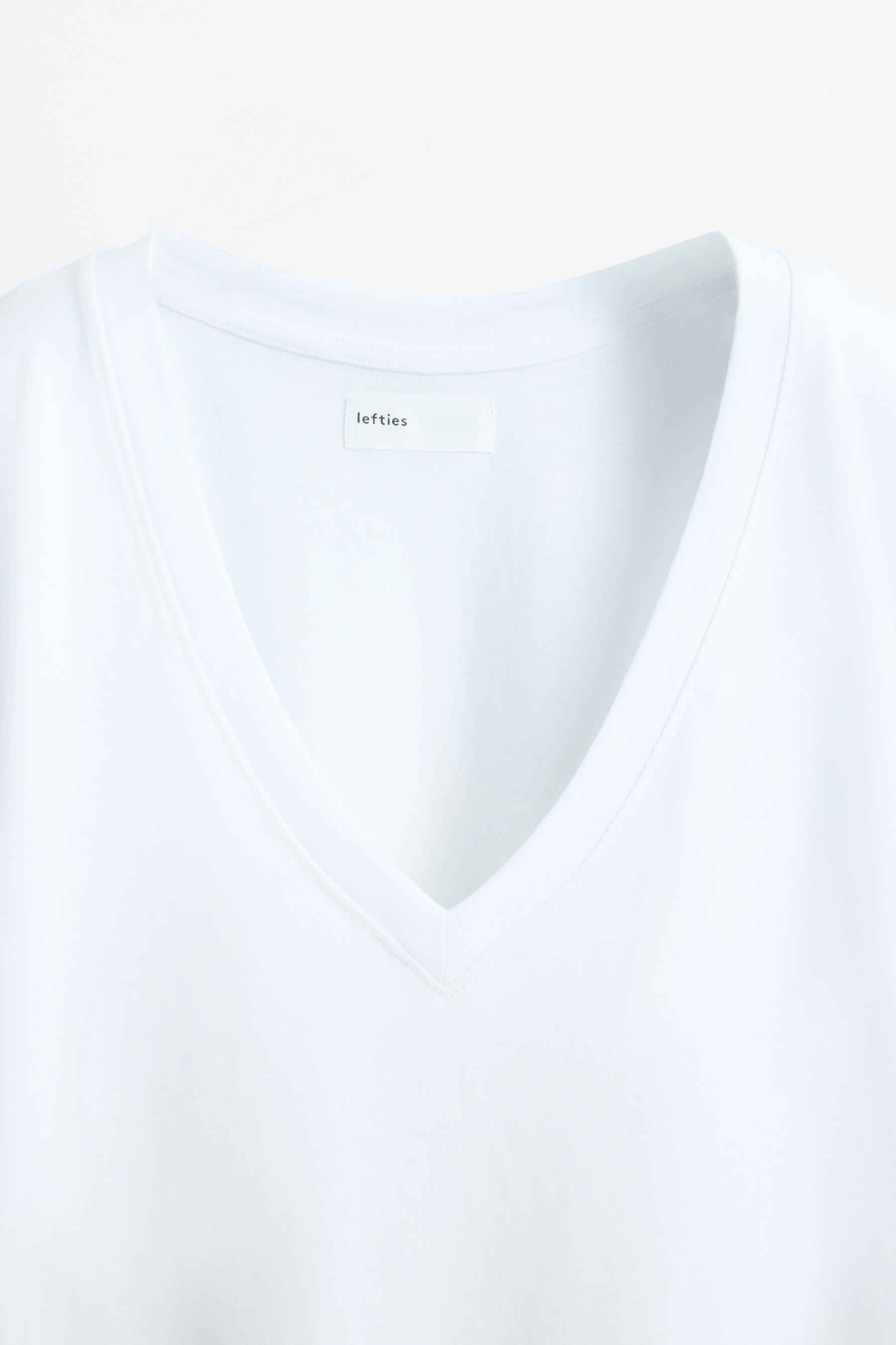 Basic V-neck T-shirt — WHITE