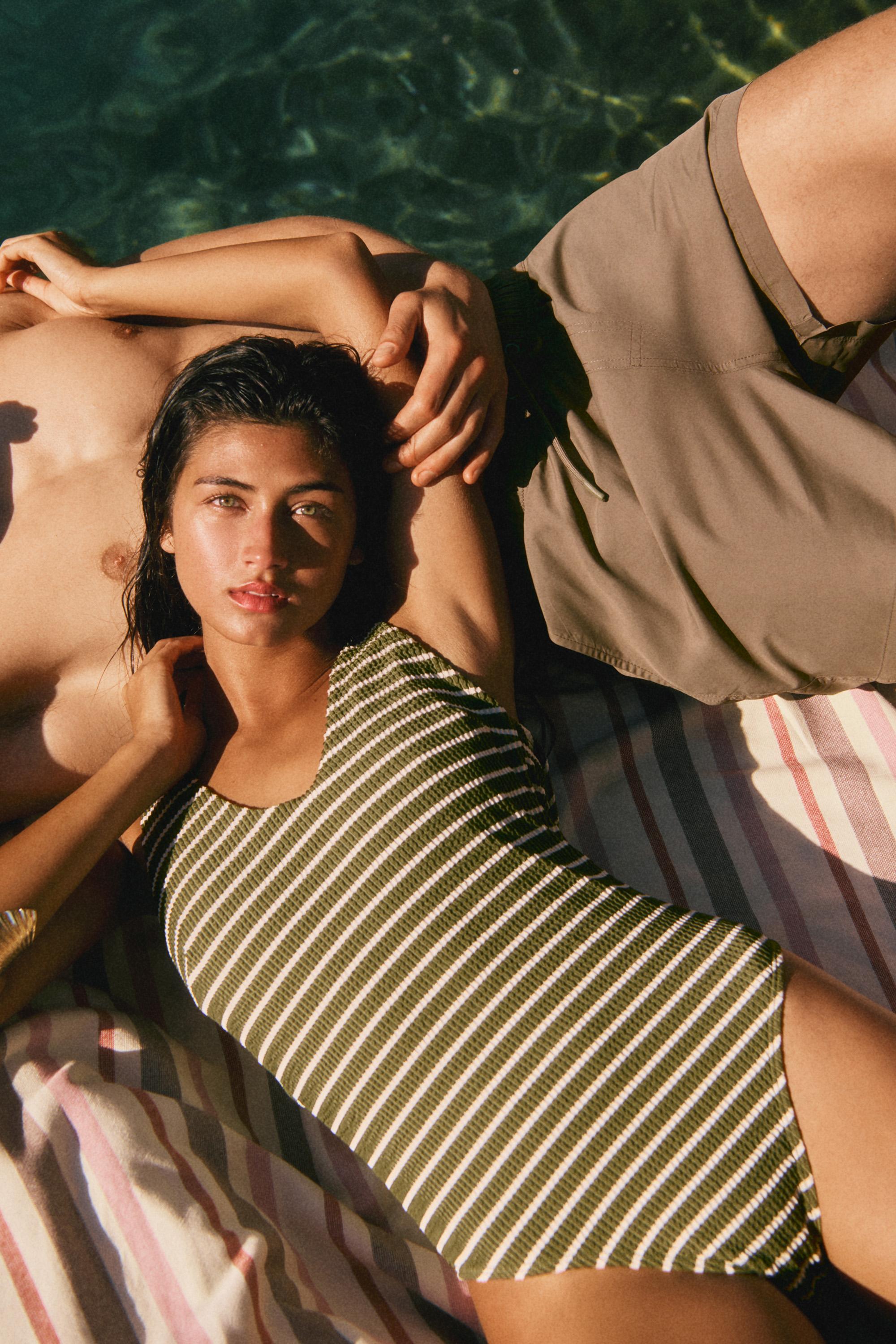Textured swimsuit — GREEN