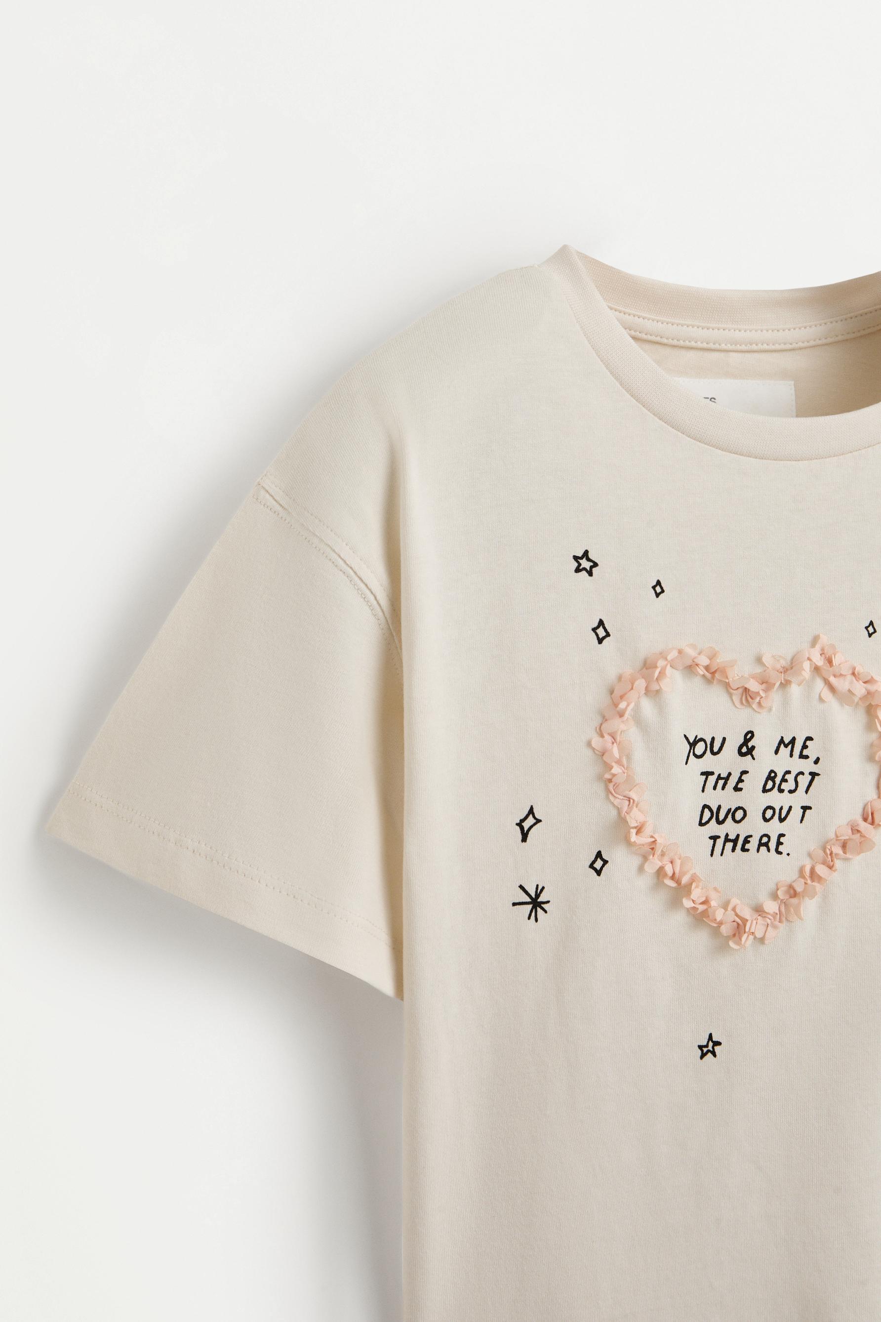 T-shirt with tulle appliqués — HIELO