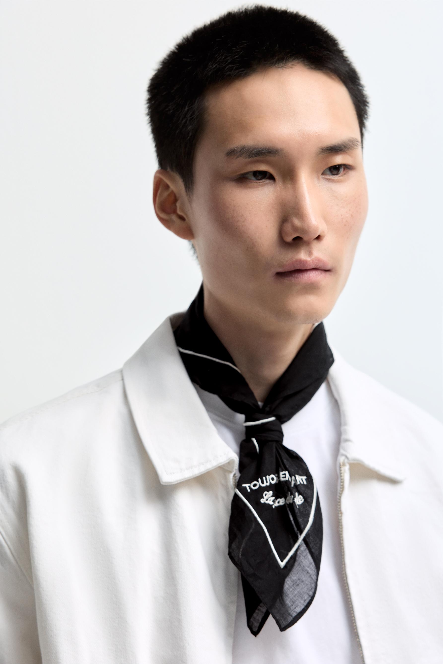 Pañuelo detalle bordado