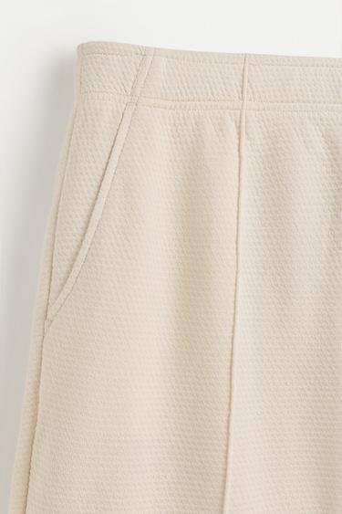 Waffle-textured Bermuda shorts — ECRU 7