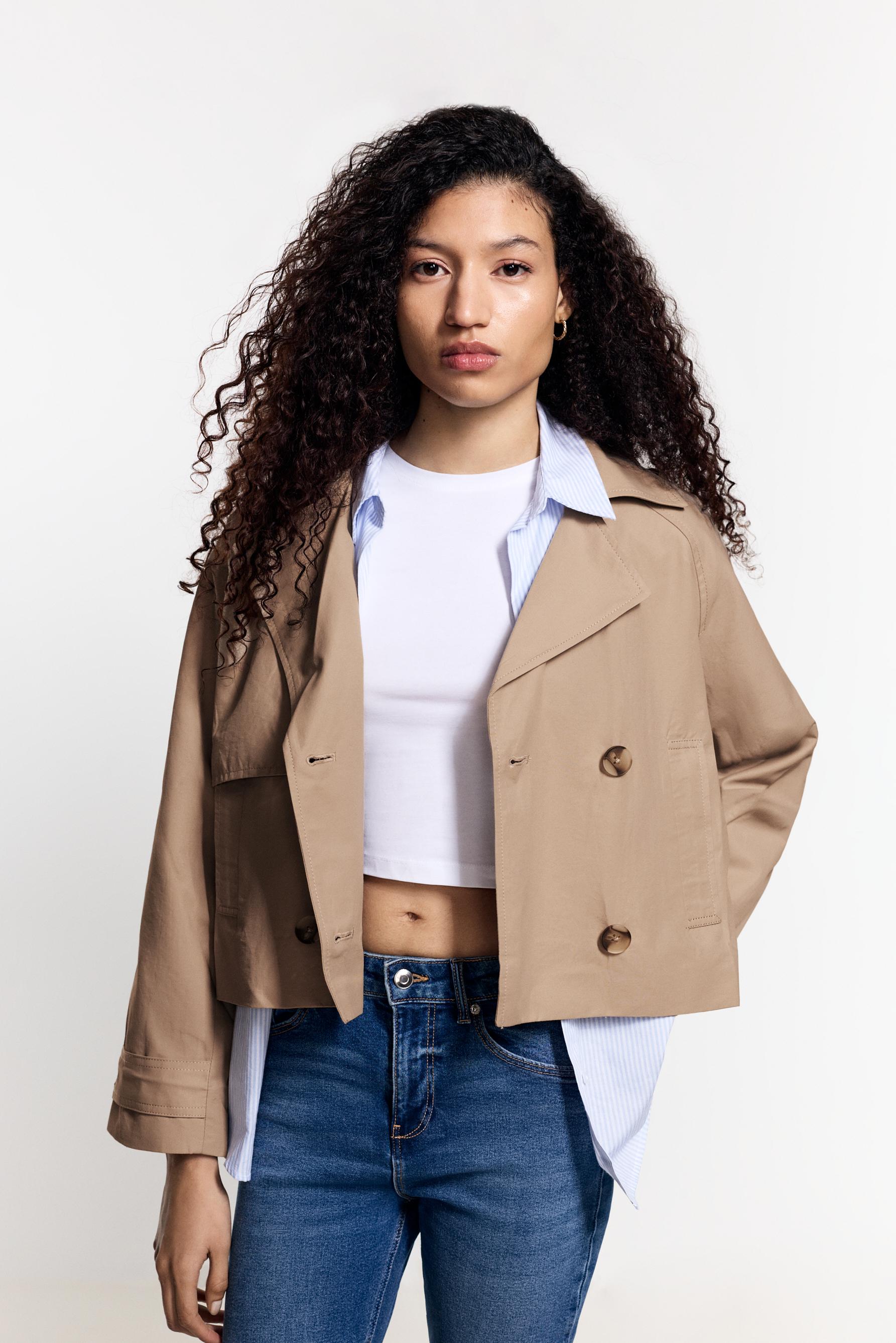 Short trench coat — YARN