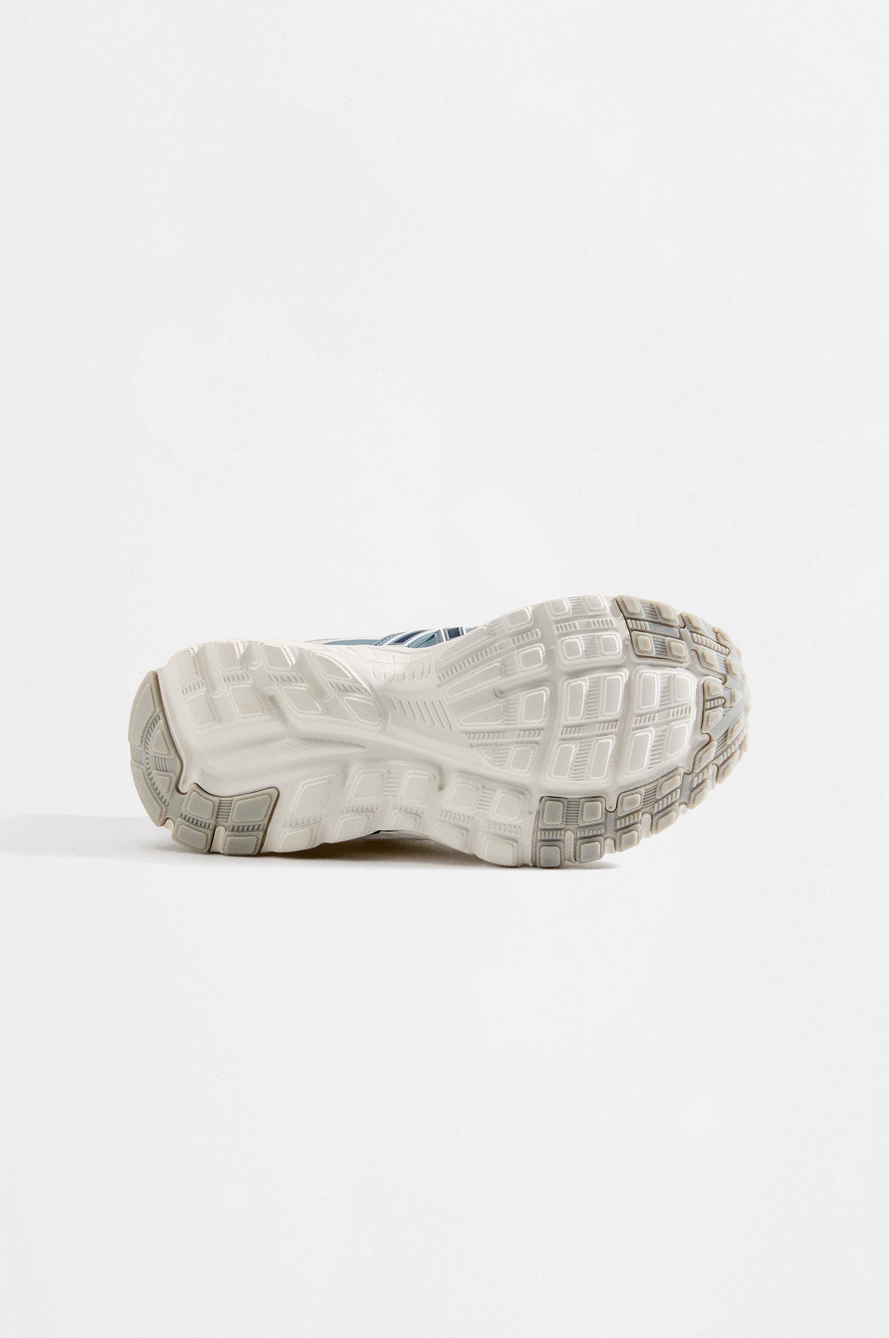 Kelme Multi-Piece Trainers — WHITE