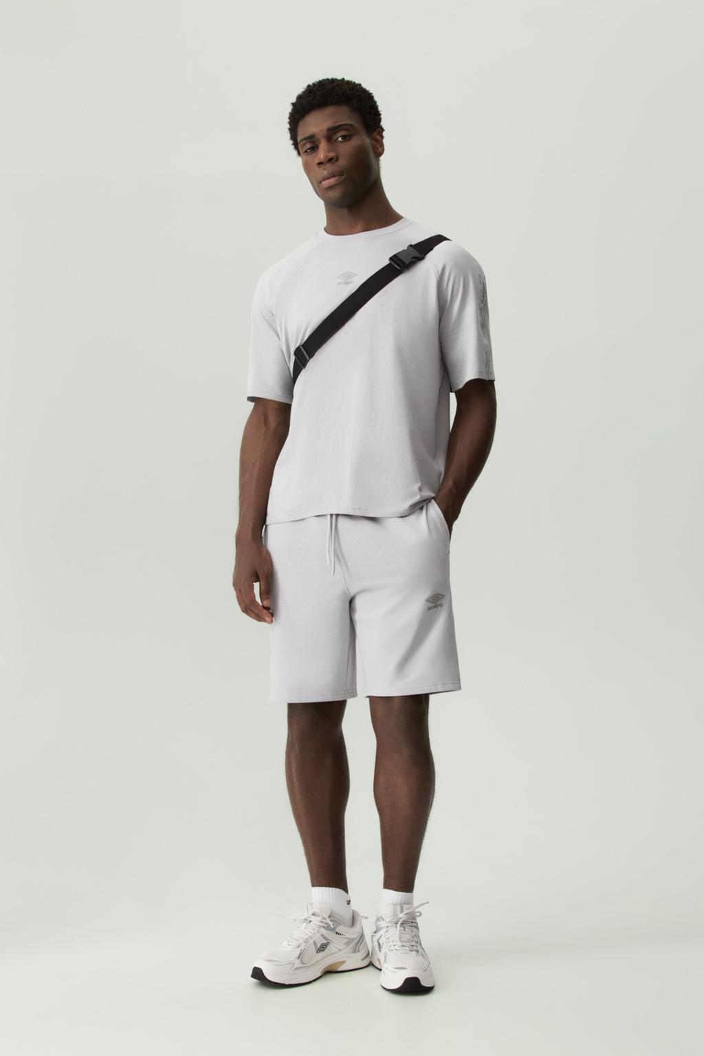 Bermuda deportiva Umbro x Lefties