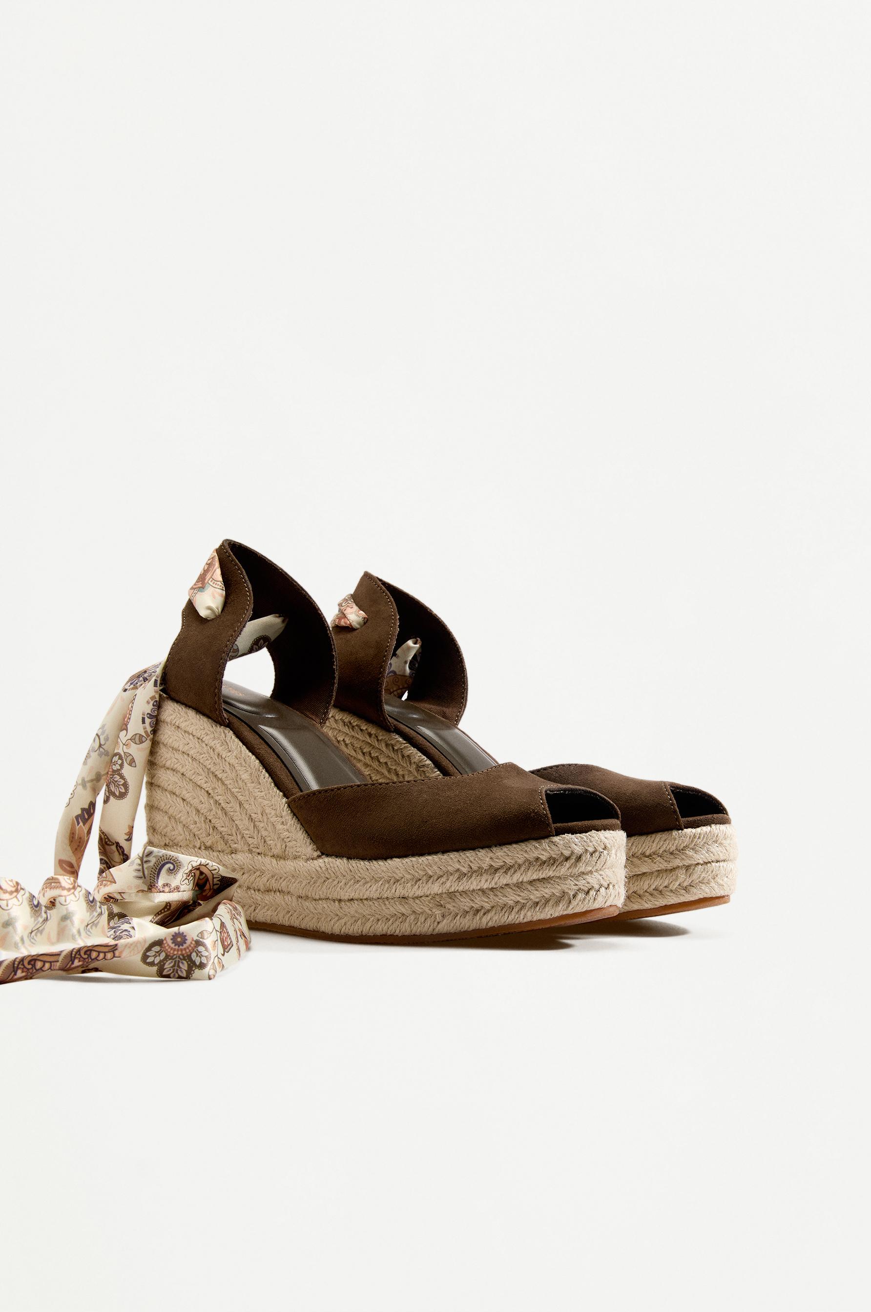 Jute wedge sandals with tie-up ankle strap — 1-517