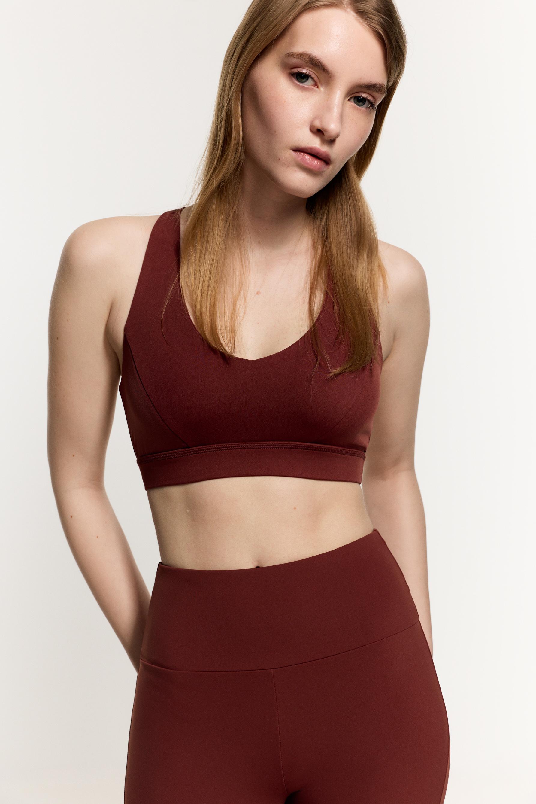 Top deportivo tirantes cruzados