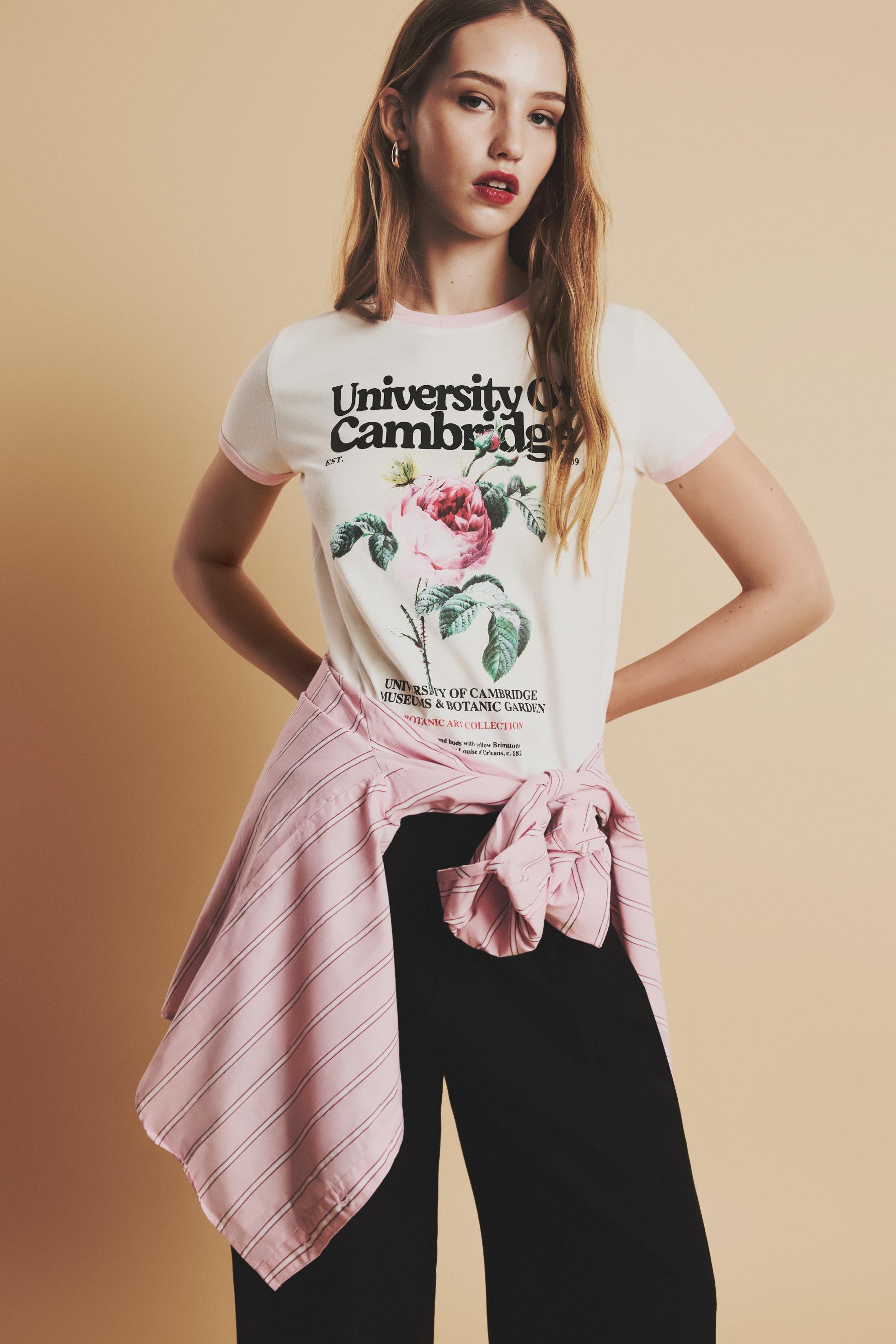 Camiseta flores © University of Cambridge