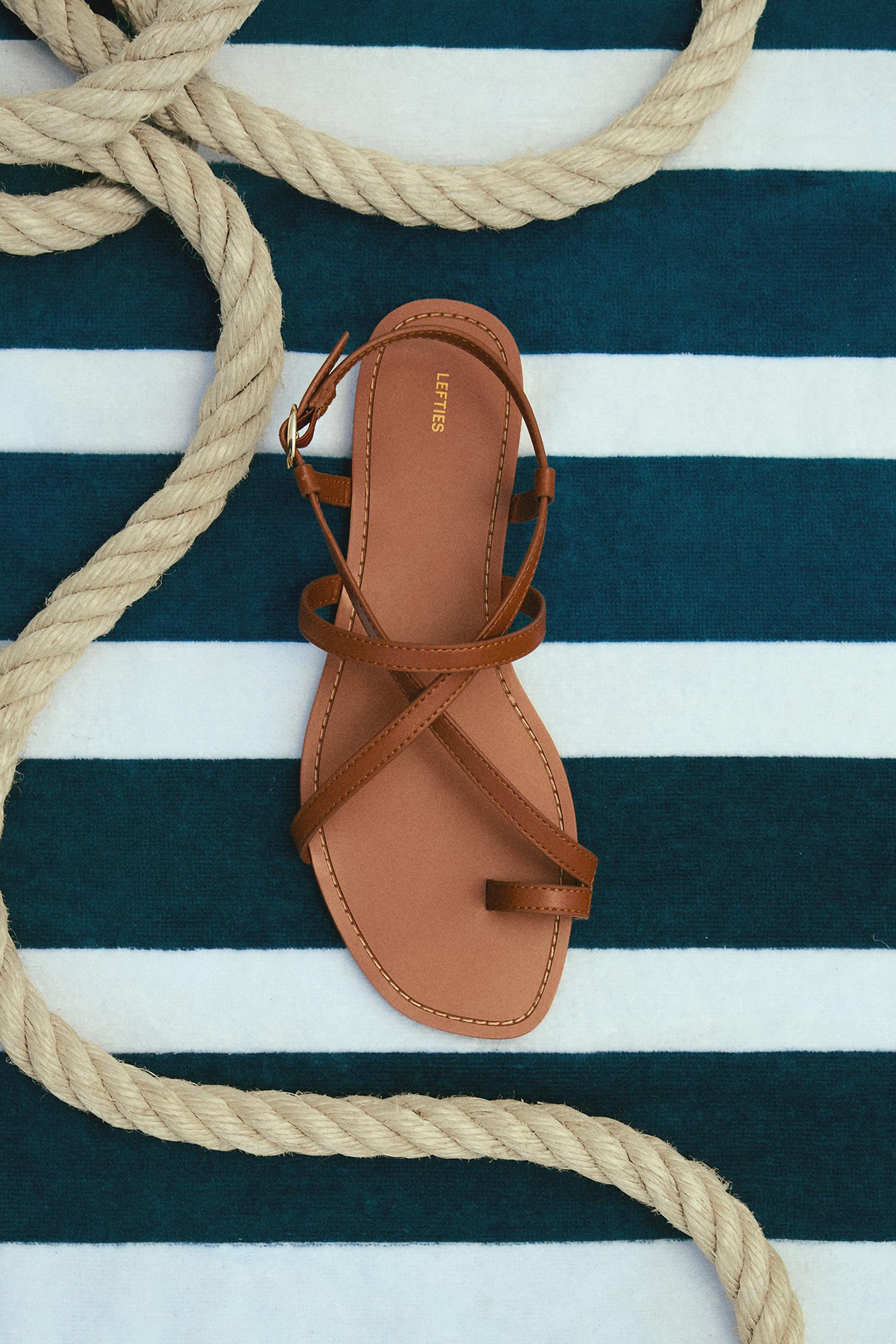 Strap flat sandals — LEATHER