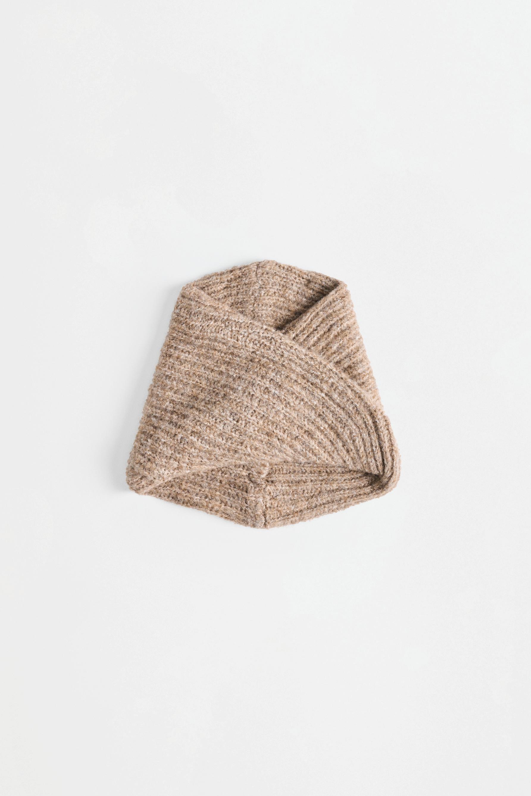 Ribbed knit snood — BROWN